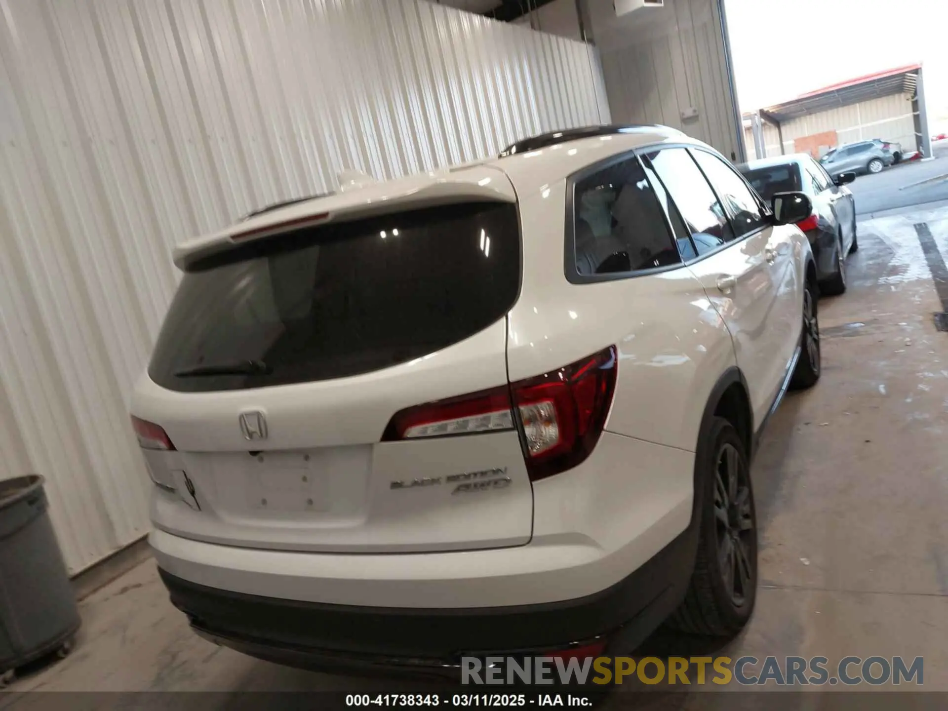 16 Photograph of a damaged car 5FNYF6H71MB056610 HONDA PILOT 2021