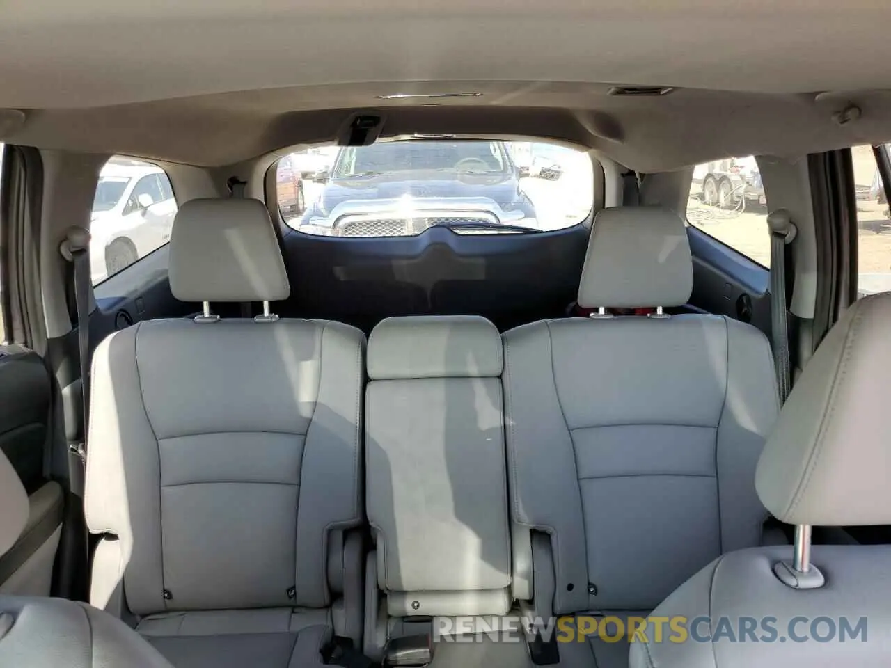10 Photograph of a damaged car 5FNYF6H71MB507809 HONDA PILOT 2021