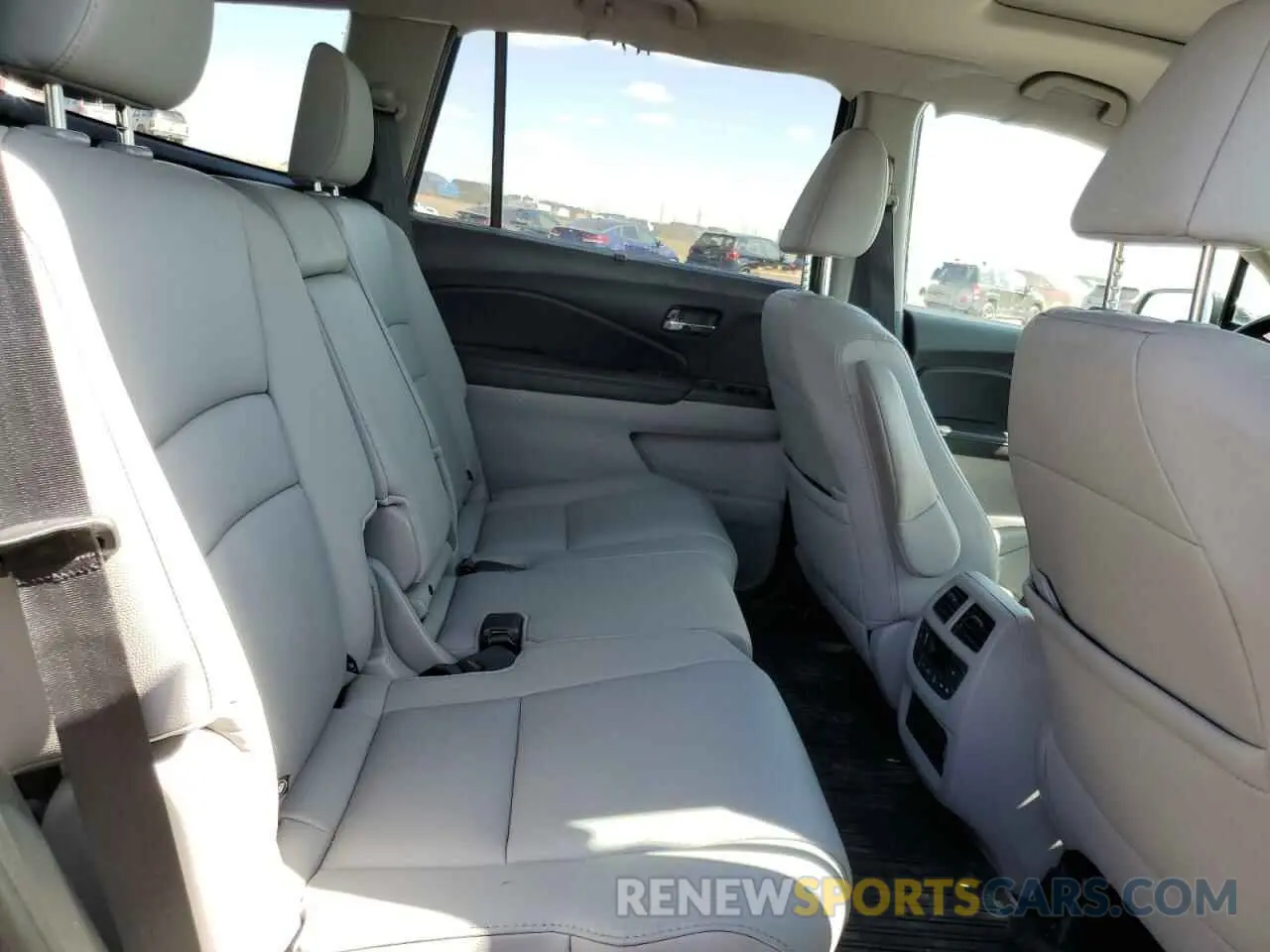 11 Photograph of a damaged car 5FNYF6H71MB507809 HONDA PILOT 2021