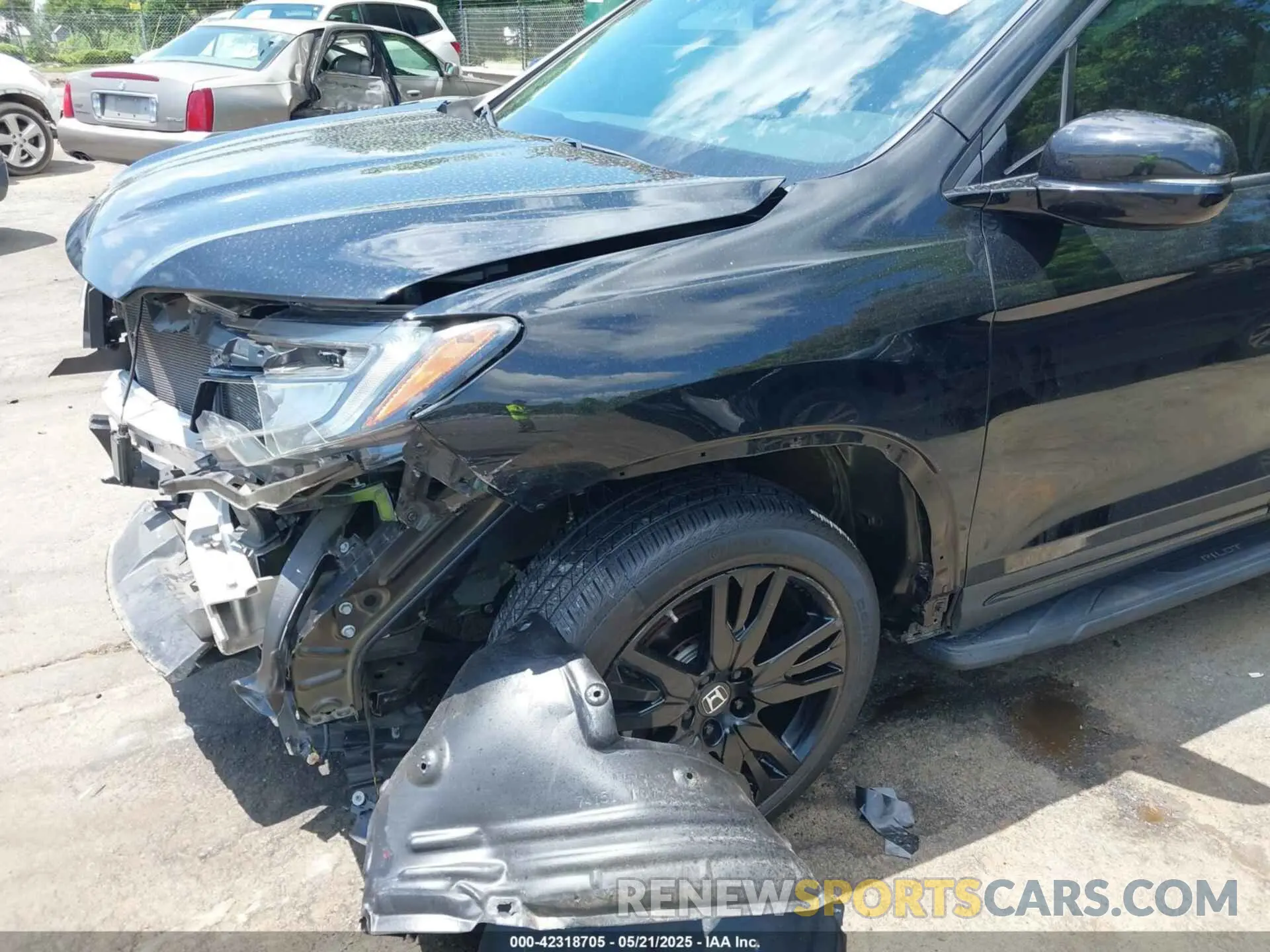 17 Photograph of a damaged car 5FNYF6H72MB057393 HONDA PILOT 2021