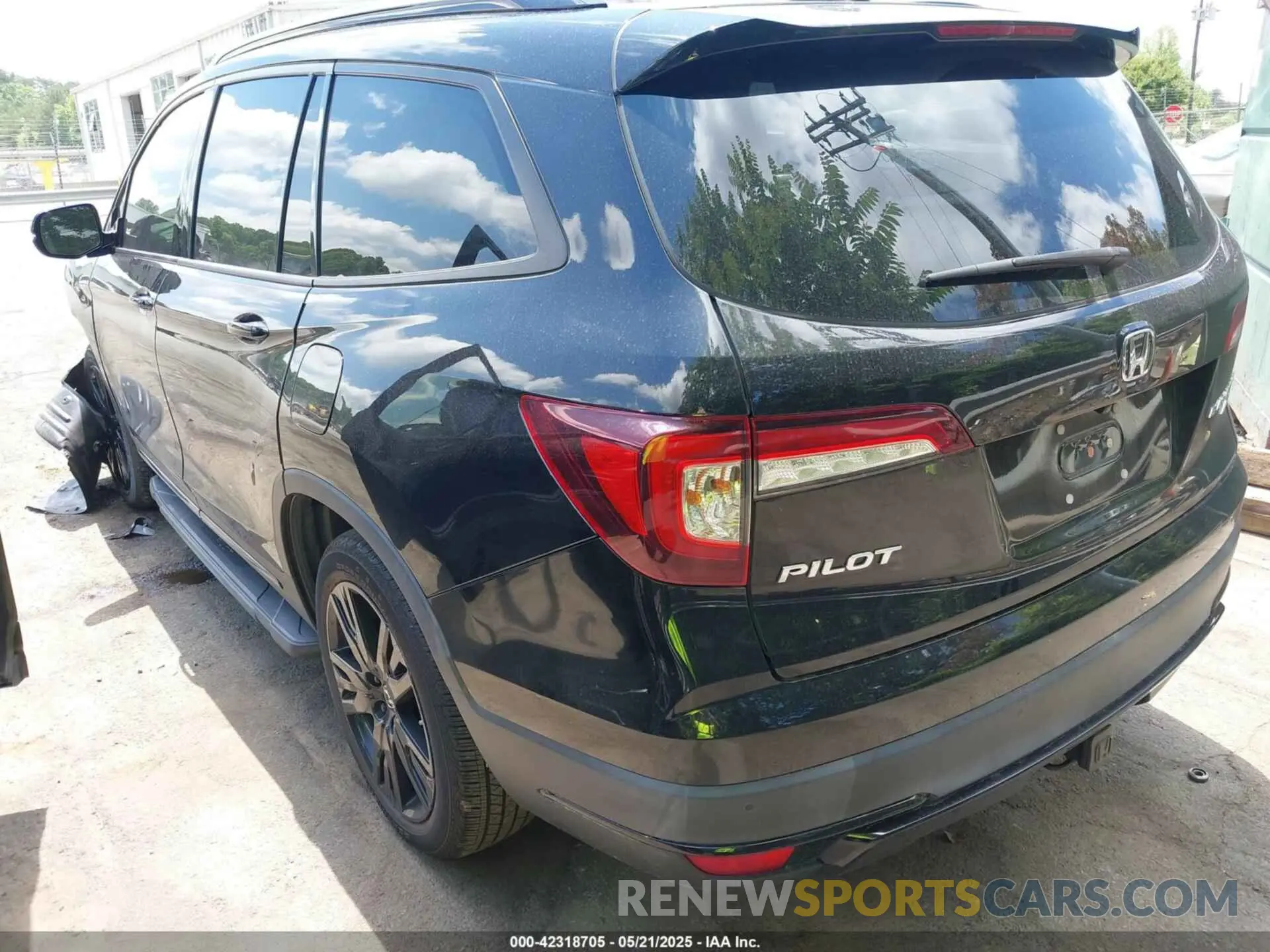 3 Photograph of a damaged car 5FNYF6H72MB057393 HONDA PILOT 2021