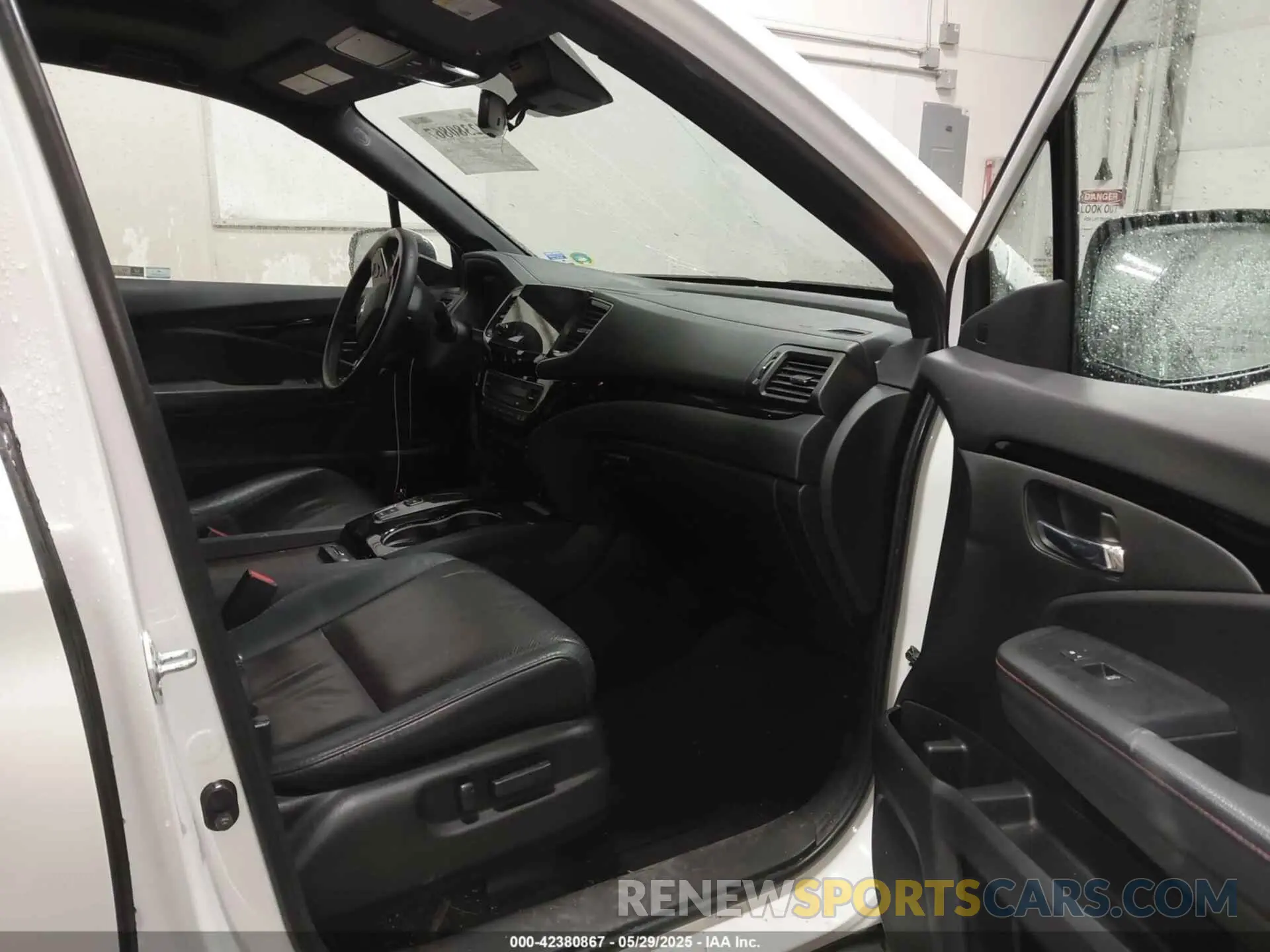 5 Photograph of a damaged car 5FNYF6H78MB035740 HONDA PILOT 2021