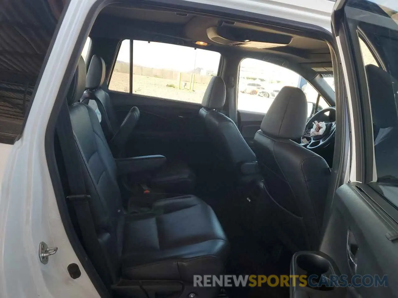 10 Photograph of a damaged car 5FNYF6H78MB056619 HONDA PILOT 2021
