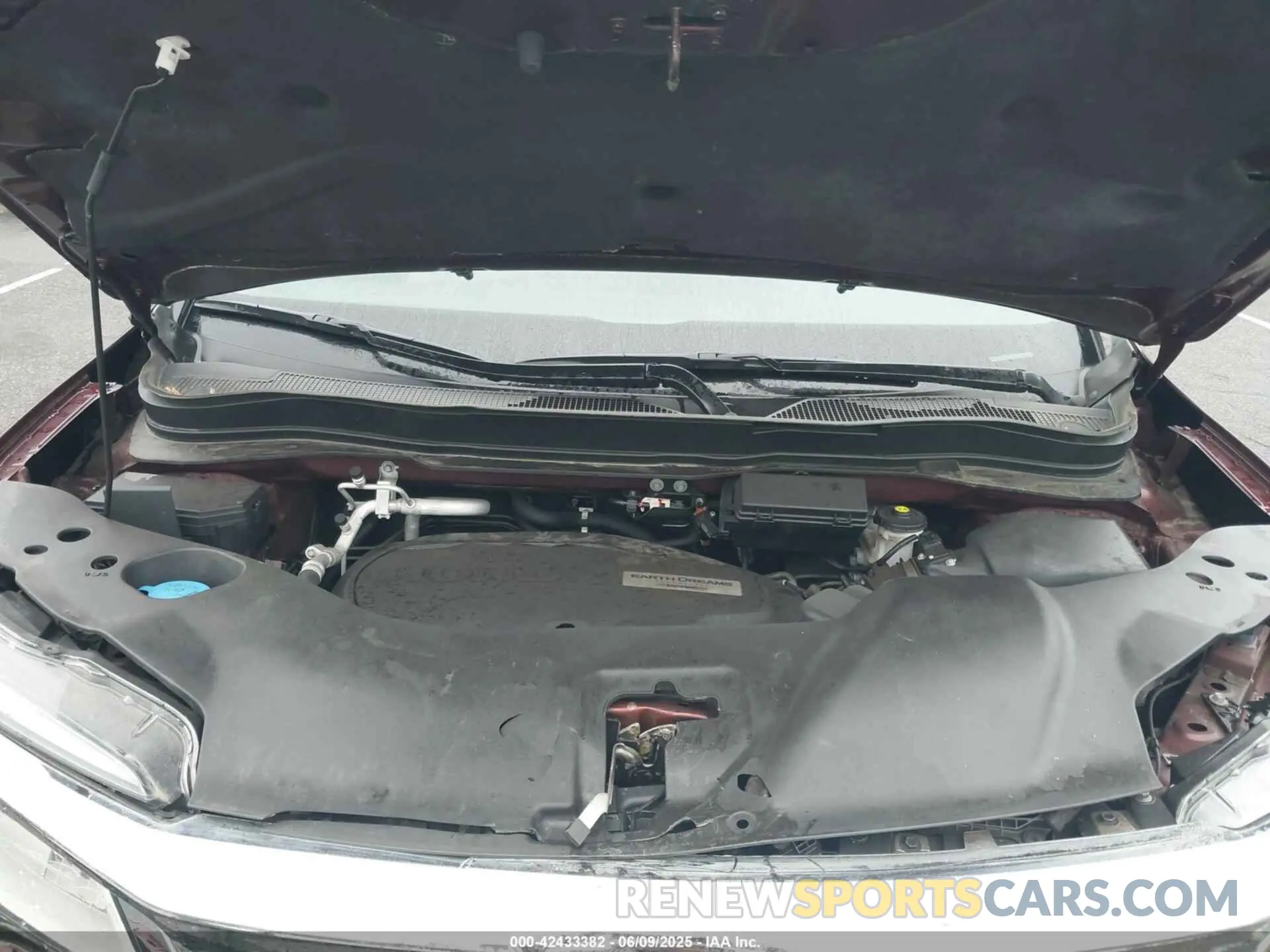 10 Photograph of a damaged car 5FNYF6H92MB002640 HONDA PILOT 2021