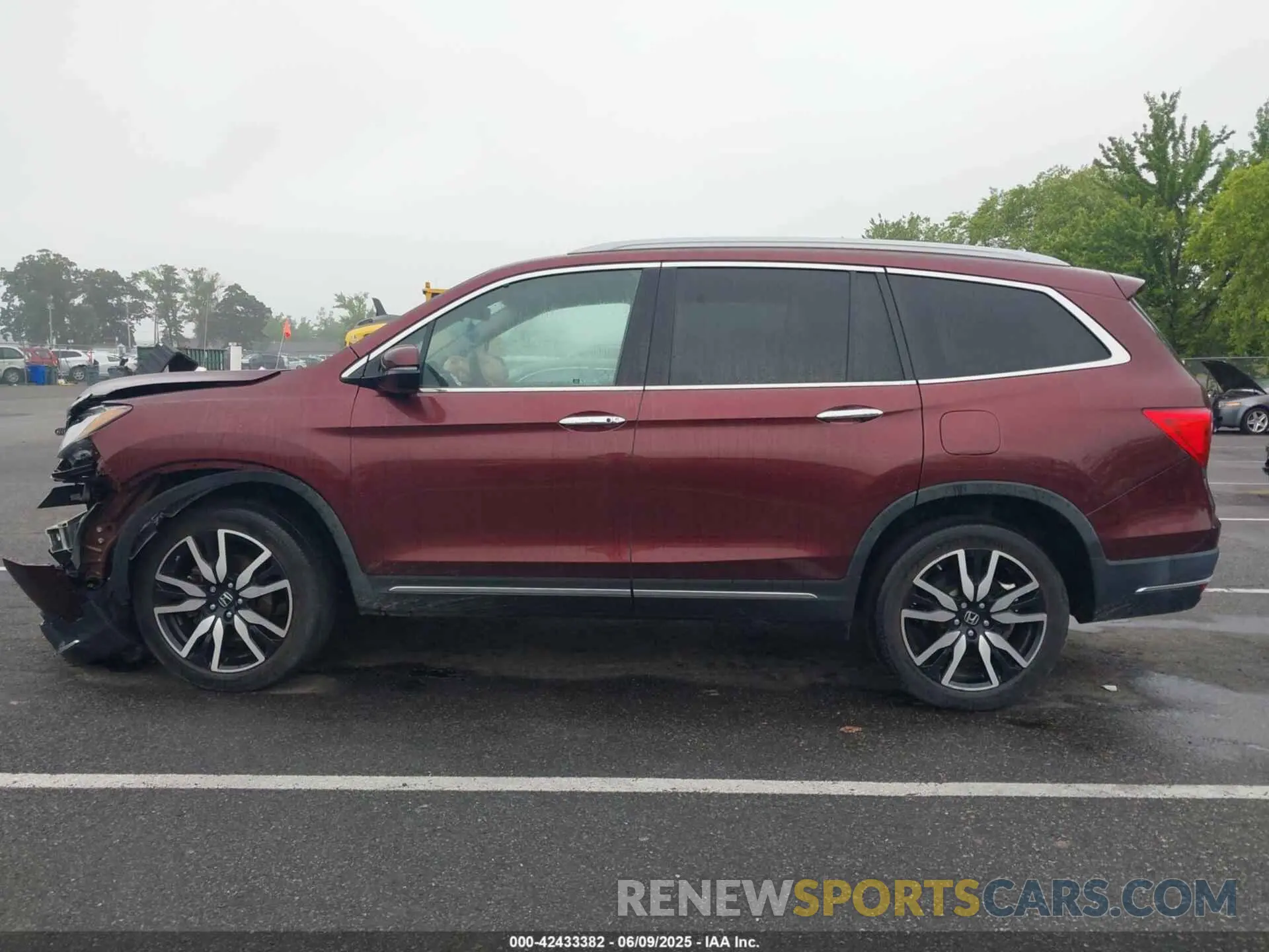14 Photograph of a damaged car 5FNYF6H92MB002640 HONDA PILOT 2021