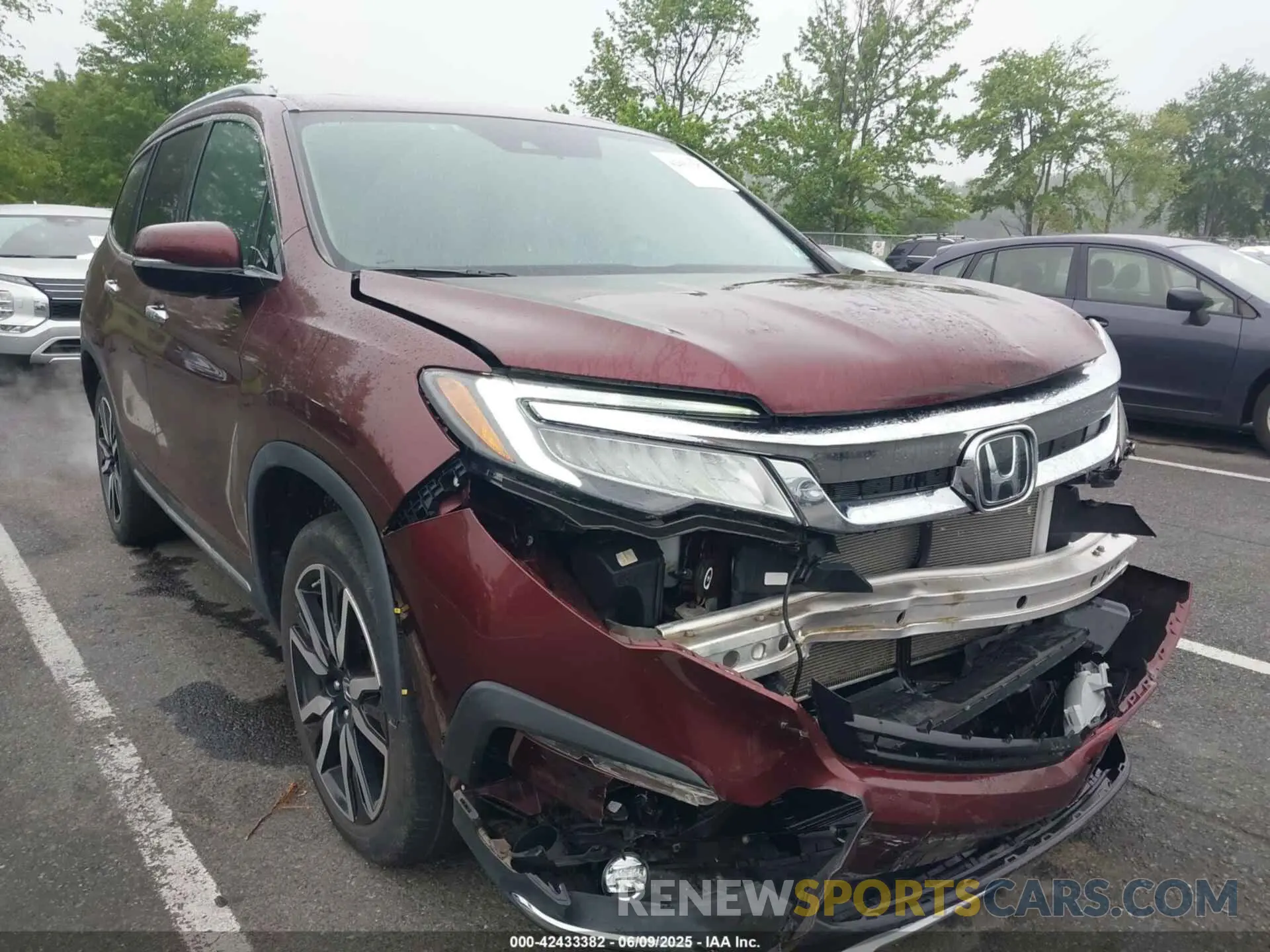 17 Photograph of a damaged car 5FNYF6H92MB002640 HONDA PILOT 2021