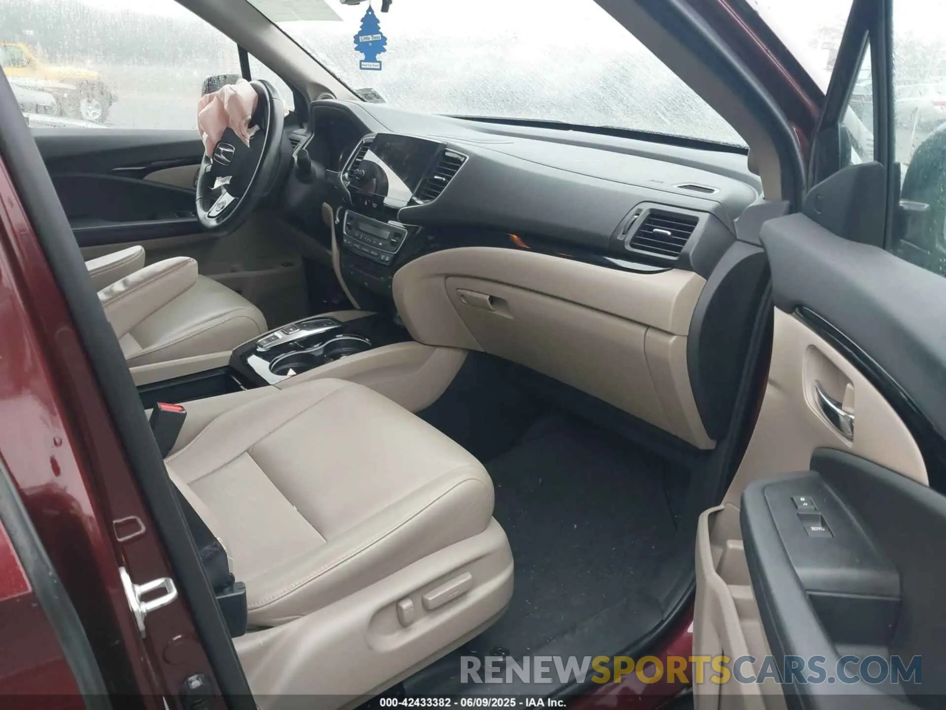 5 Photograph of a damaged car 5FNYF6H92MB002640 HONDA PILOT 2021