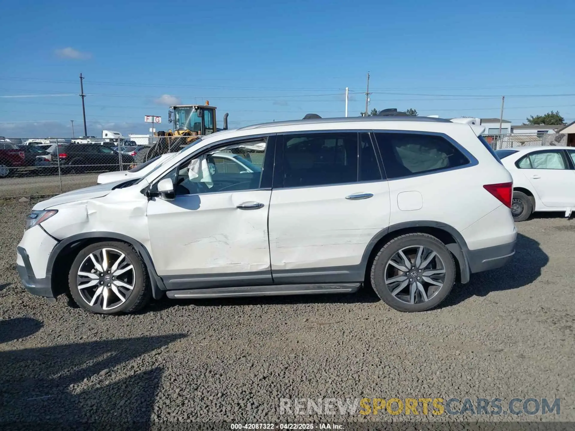 14 Photograph of a damaged car 5FNYF6H92MB031782 HONDA PILOT 2021