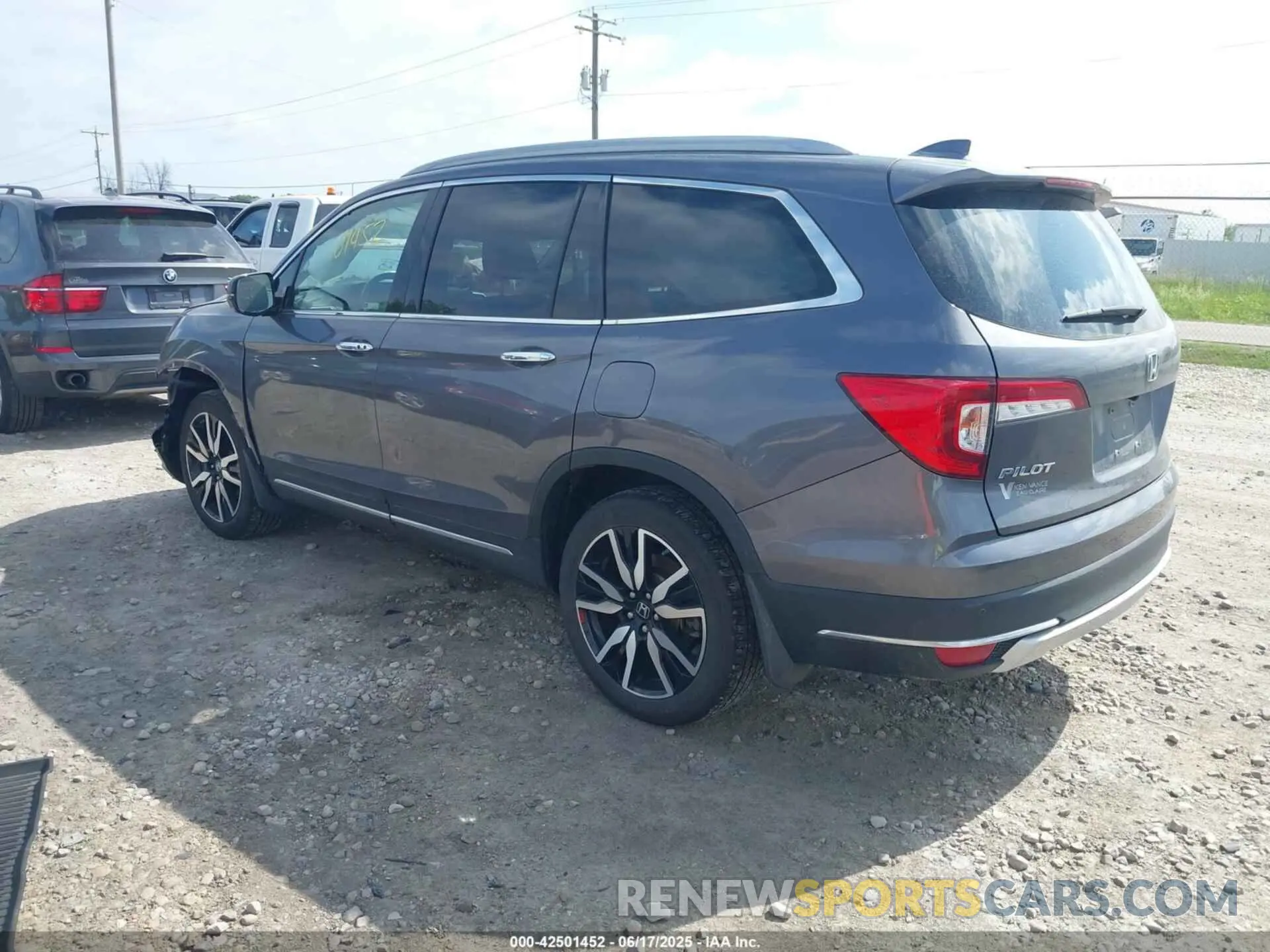 3 Photograph of a damaged car 5FNYF6H95MB075033 HONDA PILOT 2021