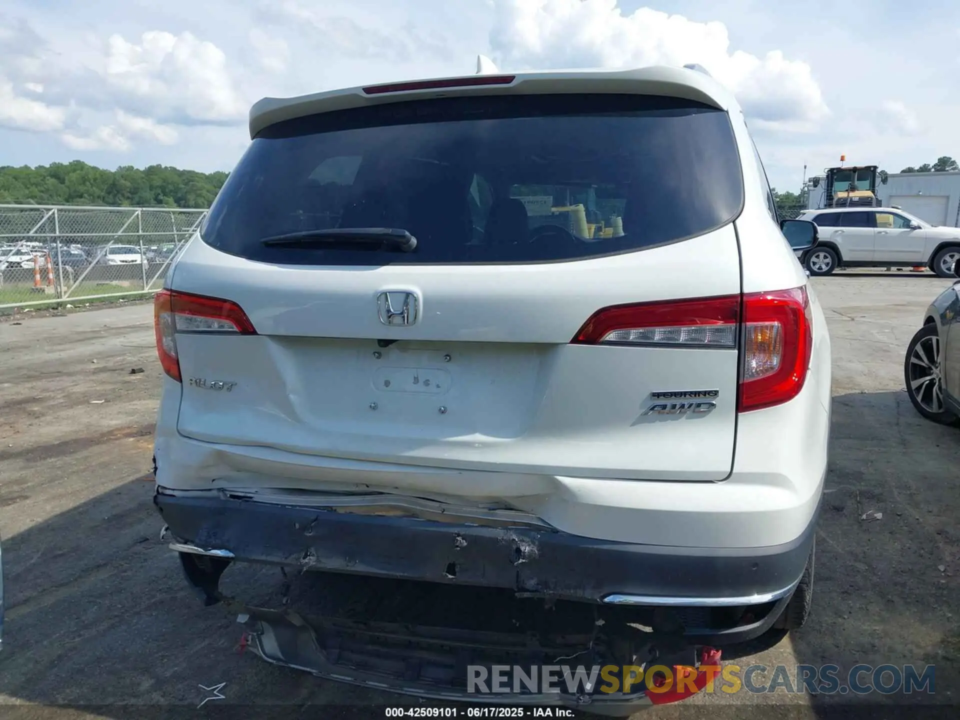 16 Photograph of a damaged car 5FNYF6H95MB091006 HONDA PILOT 2021