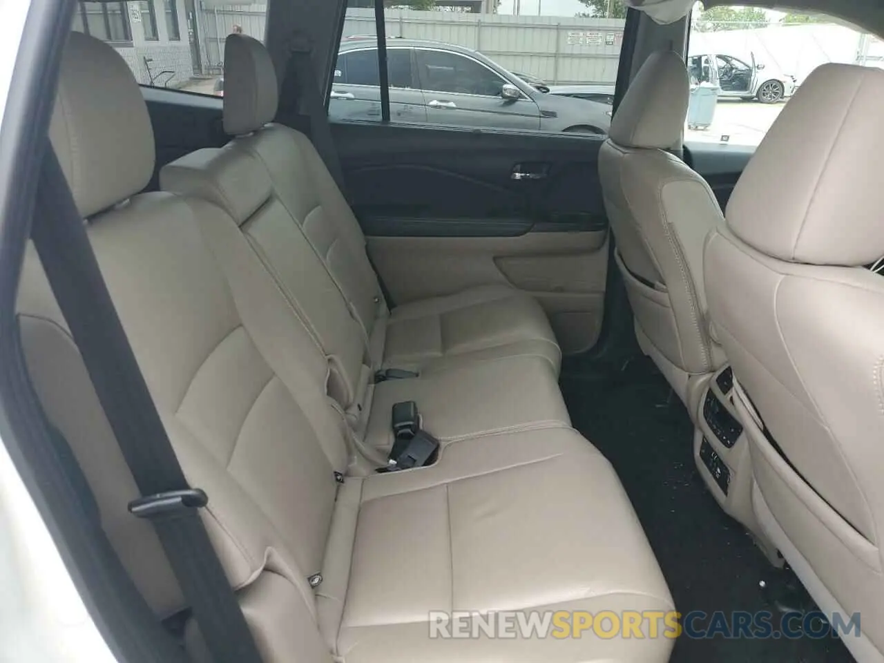 11 Photograph of a damaged car 5FNYF6H96MB002592 HONDA PILOT 2021