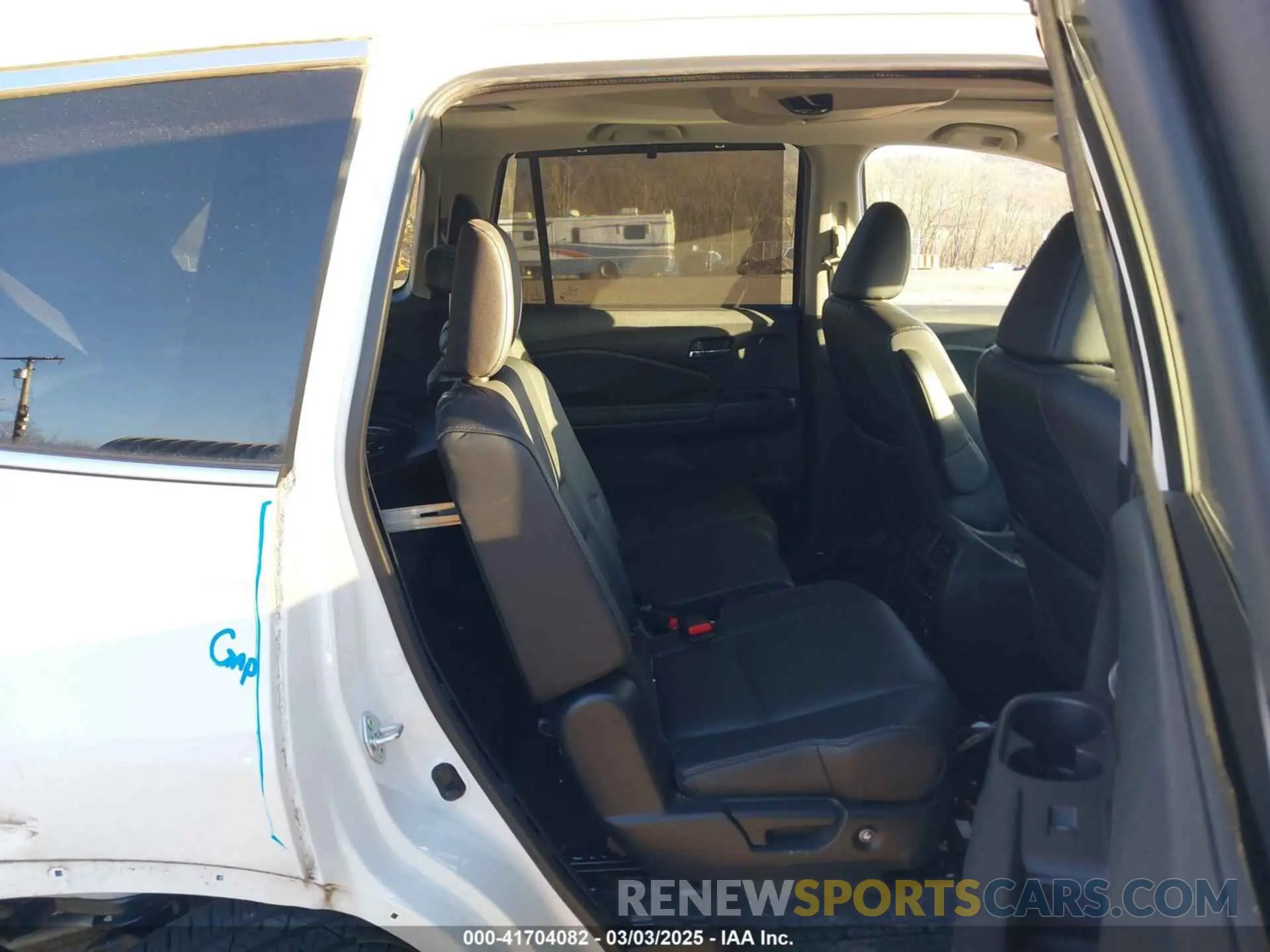 8 Photograph of a damaged car 5FNYF6H96MB038539 HONDA PILOT 2021