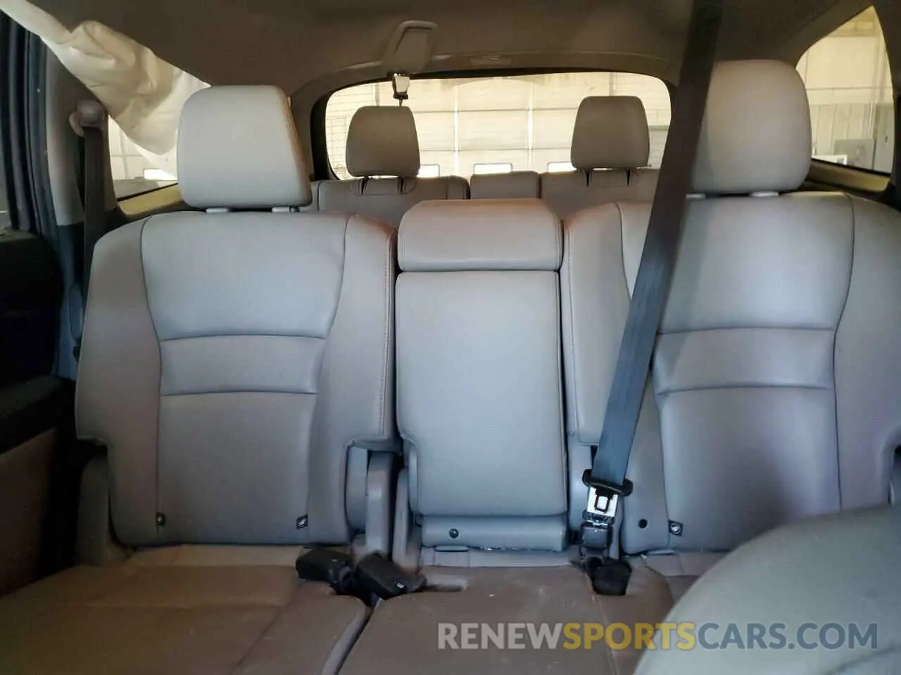 10 Photograph of a damaged car 5FNYF6H97MB023709 HONDA PILOT 2021