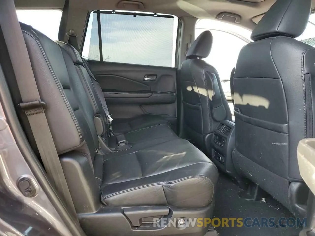 11 Photograph of a damaged car 5FNYF6H98MB070943 HONDA PILOT 2021