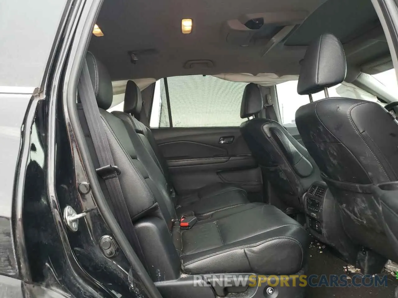 11 Photograph of a damaged car 5FNYF6H98MB500048 HONDA PILOT 2021