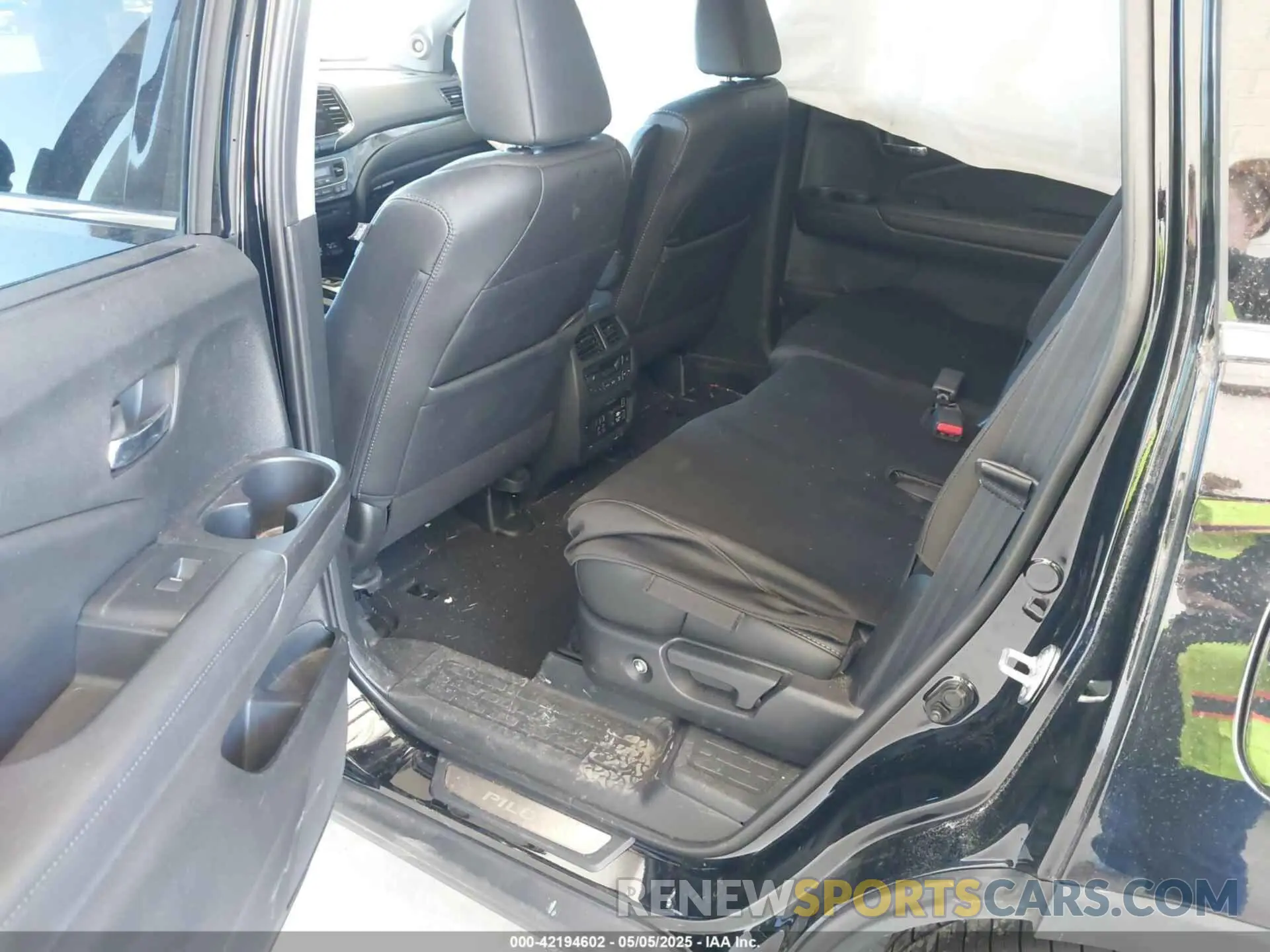 8 Photograph of a damaged car 5FNYF6H99MB049728 HONDA PILOT 2021