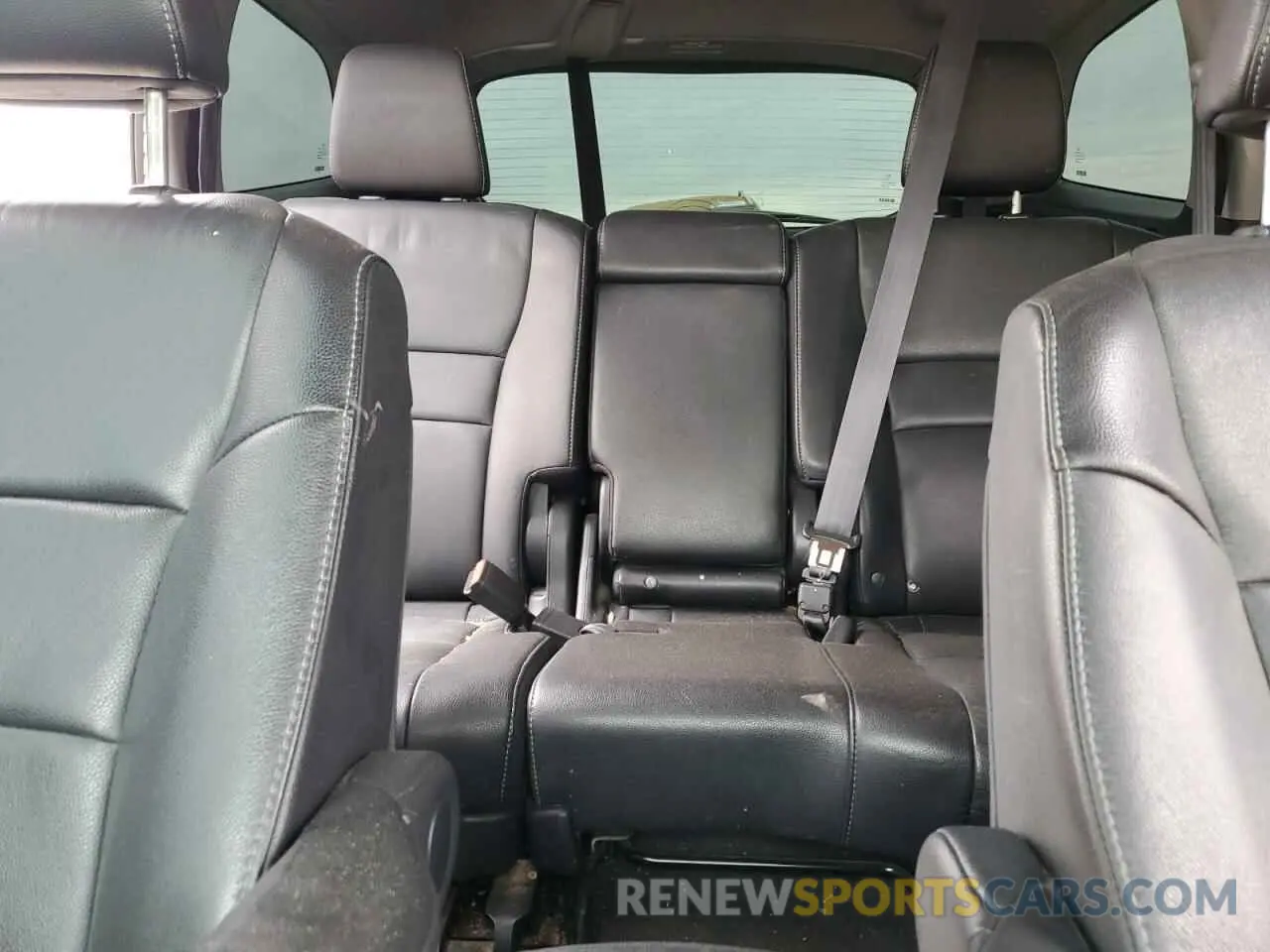 10 Photograph of a damaged car 5FNYF5H20NB017958 HONDA PILOT 2022