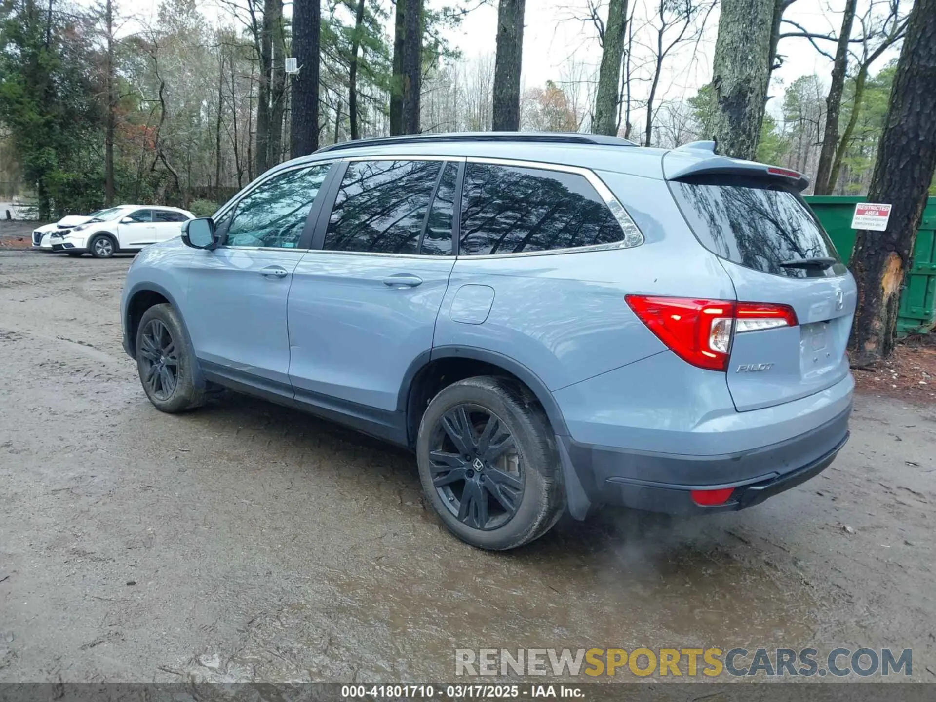3 Photograph of a damaged car 5FNYF5H20NB026028 HONDA PILOT 2022