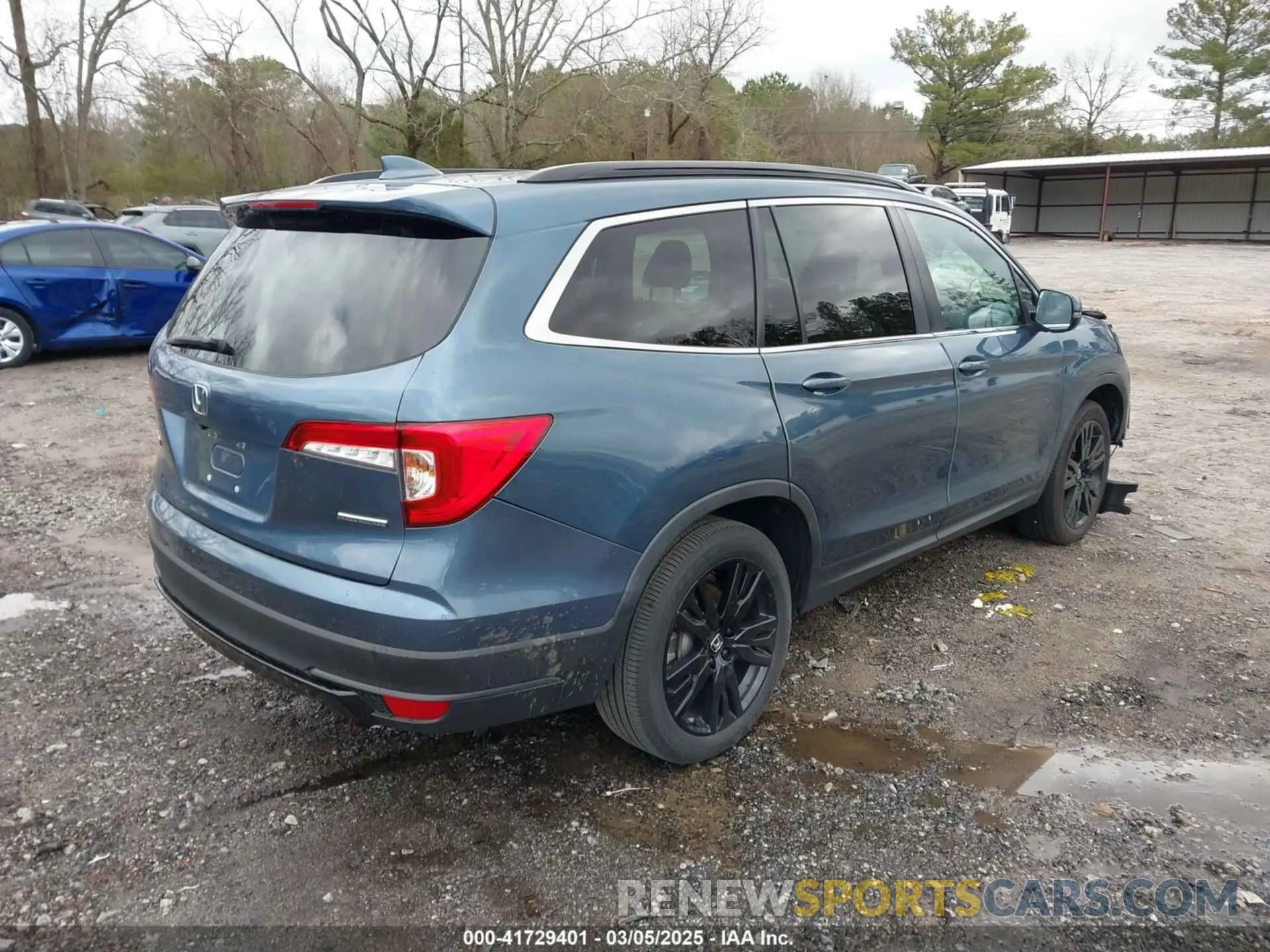 4 Photograph of a damaged car 5FNYF5H23NB001527 HONDA PILOT 2022