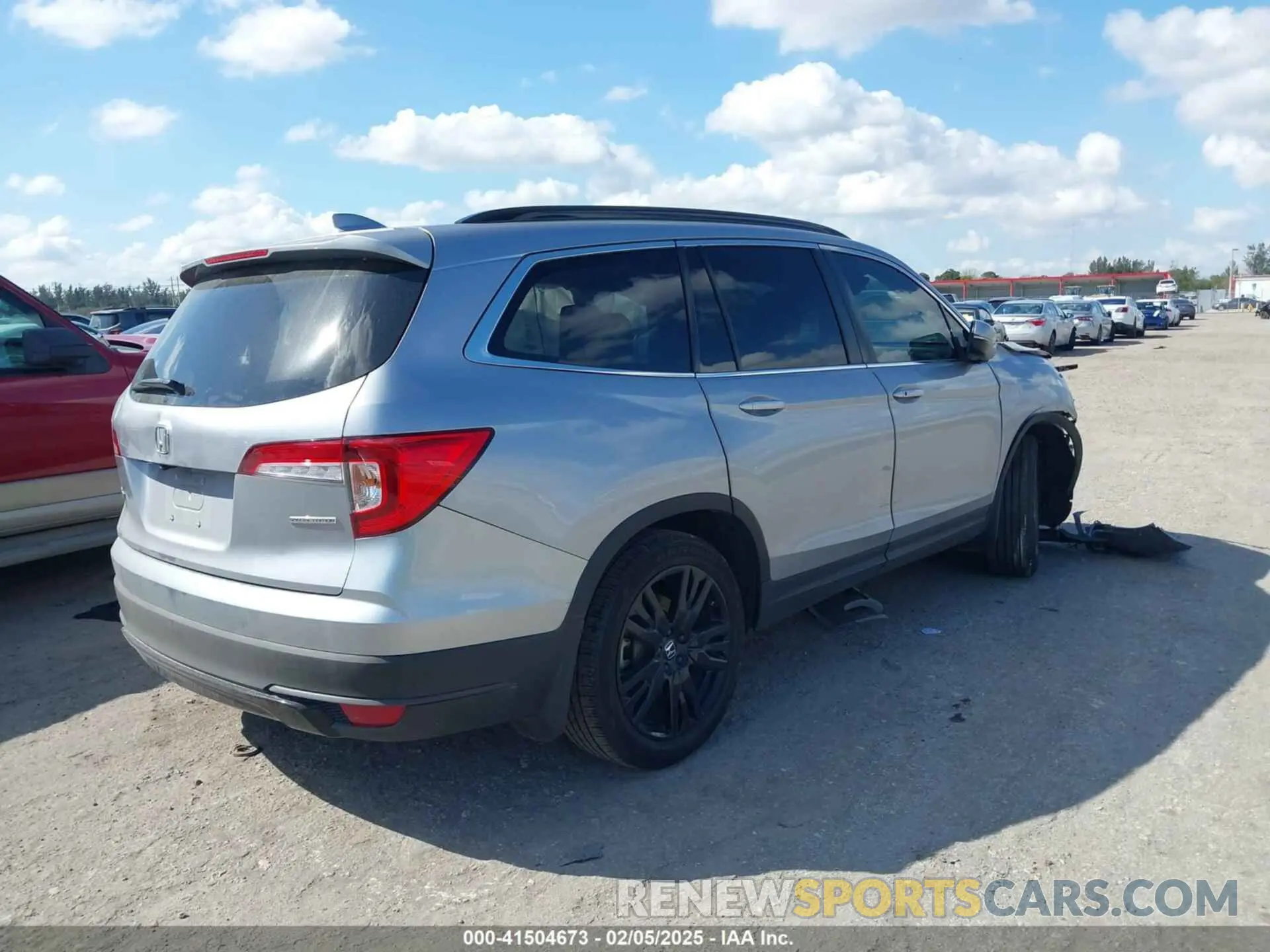 4 Photograph of a damaged car 5FNYF5H24NB029479 HONDA PILOT 2022
