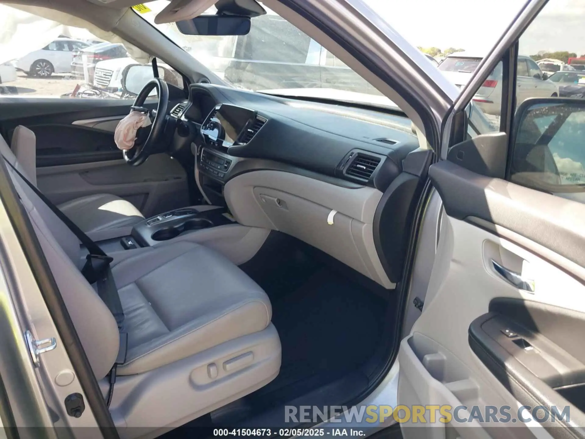 5 Photograph of a damaged car 5FNYF5H24NB029479 HONDA PILOT 2022