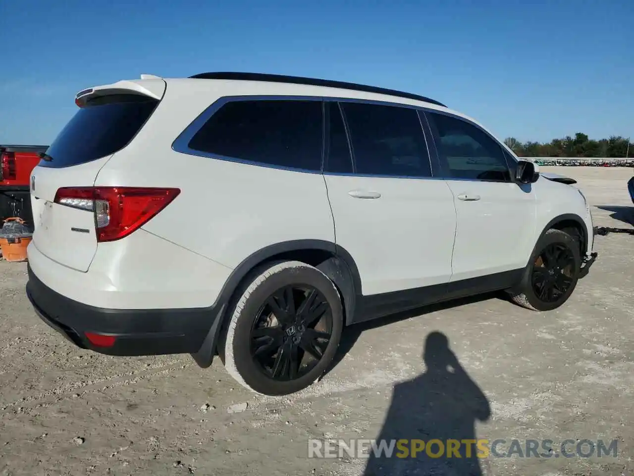 3 Photograph of a damaged car 5FNYF5H24NB033516 HONDA PILOT 2022