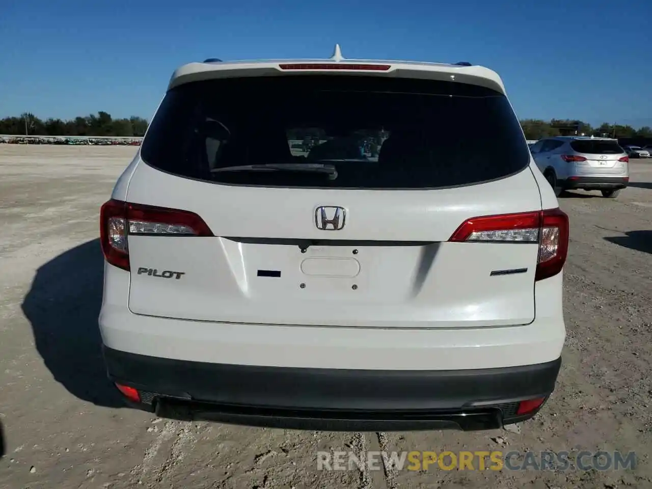 6 Photograph of a damaged car 5FNYF5H24NB033516 HONDA PILOT 2022