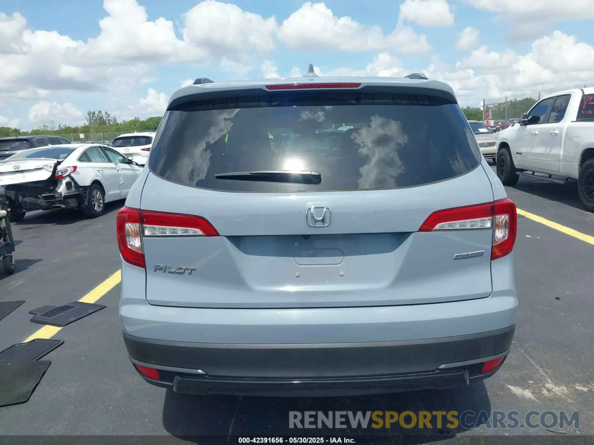16 Photograph of a damaged car 5FNYF5H24NB033970 HONDA PILOT 2022