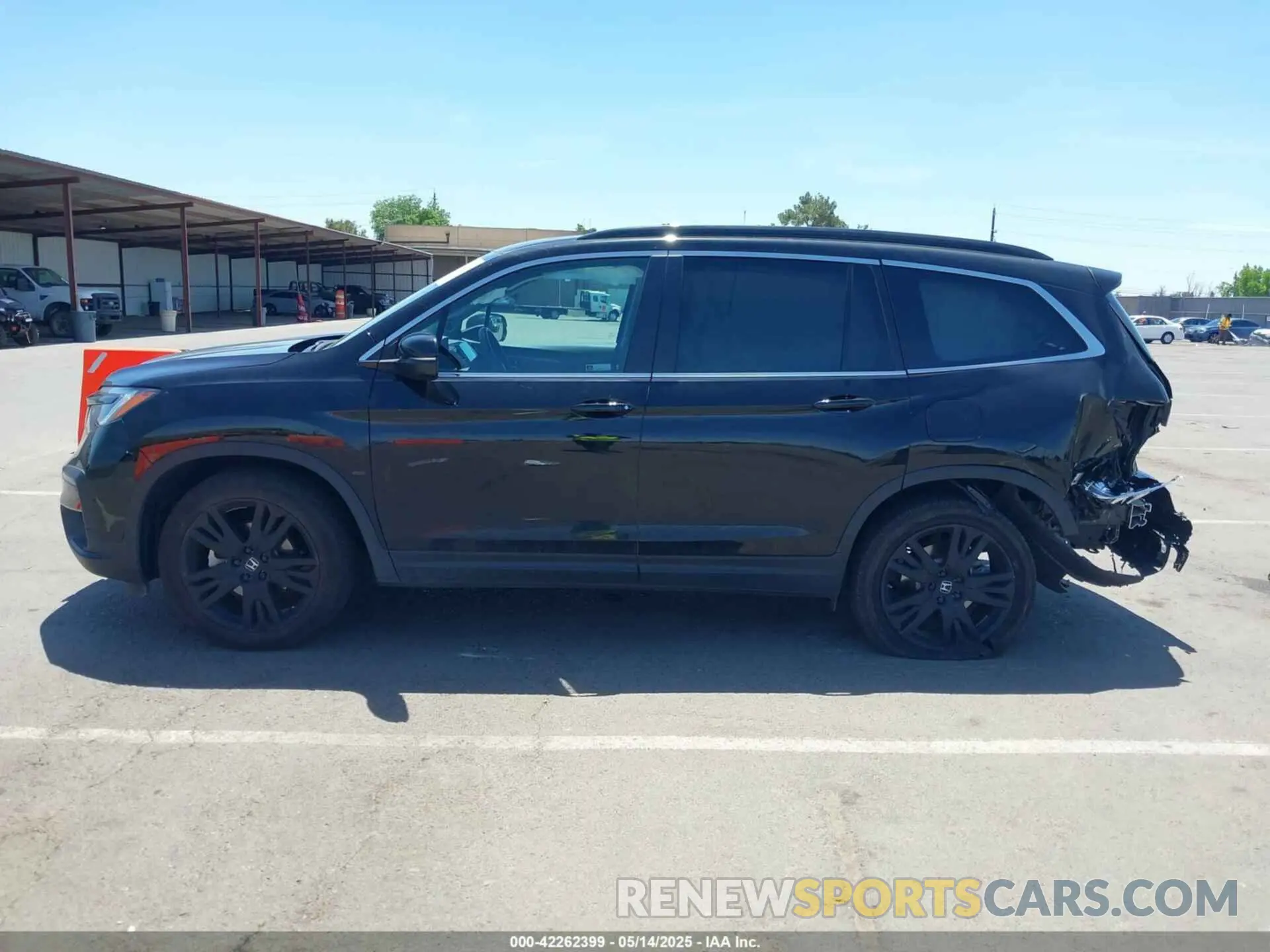 14 Photograph of a damaged car 5FNYF5H26NB011002 HONDA PILOT 2022