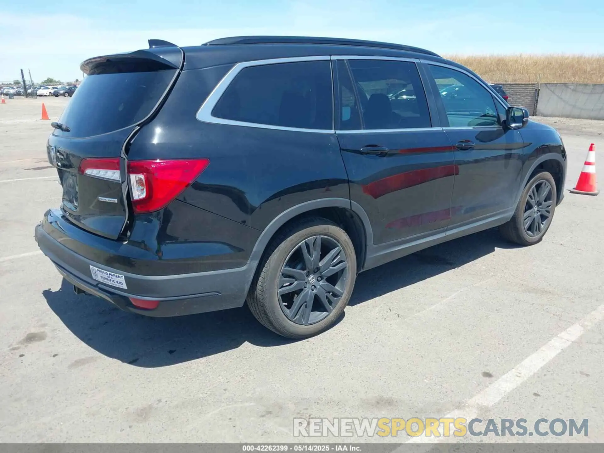 4 Photograph of a damaged car 5FNYF5H26NB011002 HONDA PILOT 2022