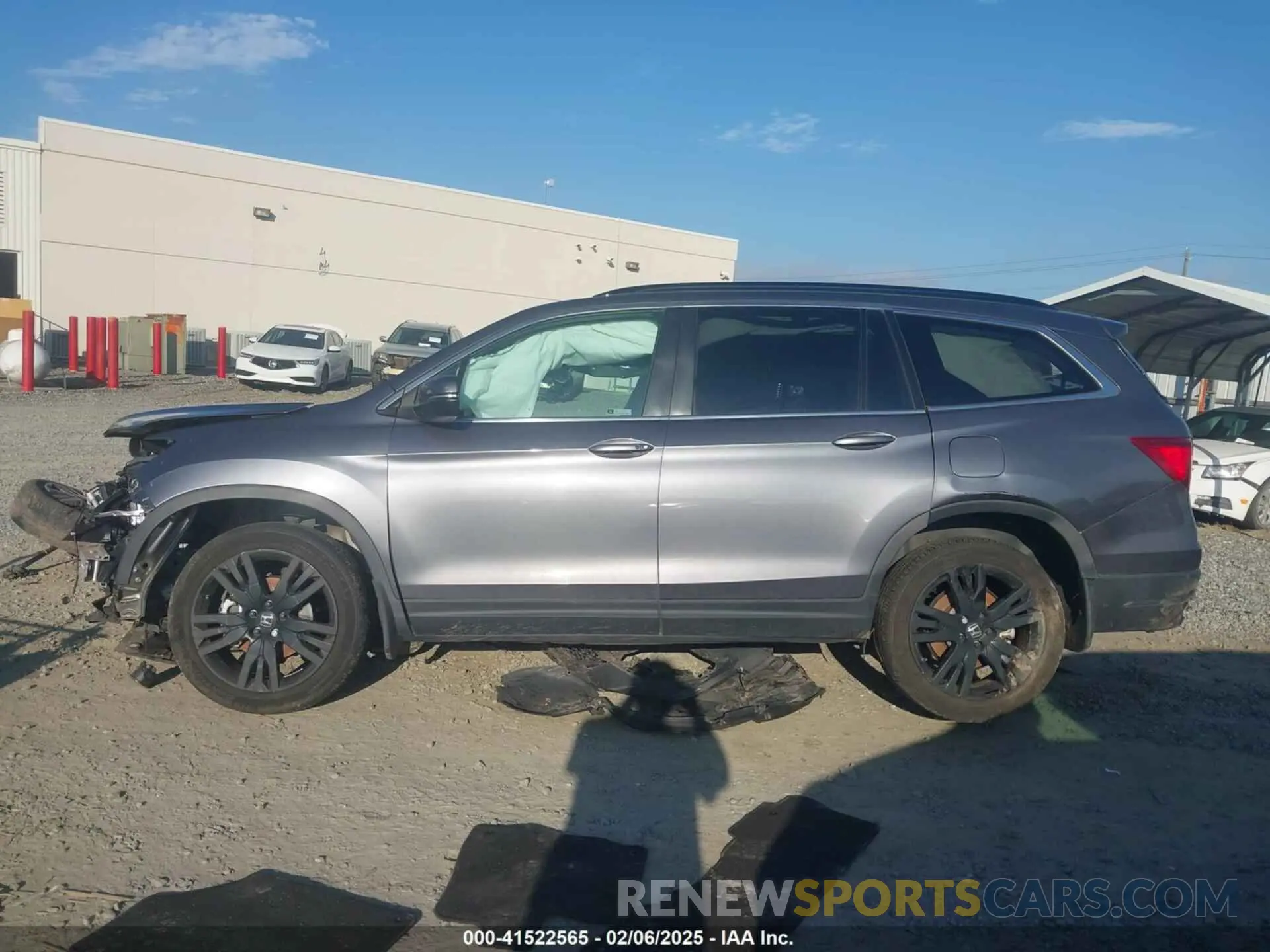 13 Photograph of a damaged car 5FNYF5H27NB032330 HONDA PILOT 2022