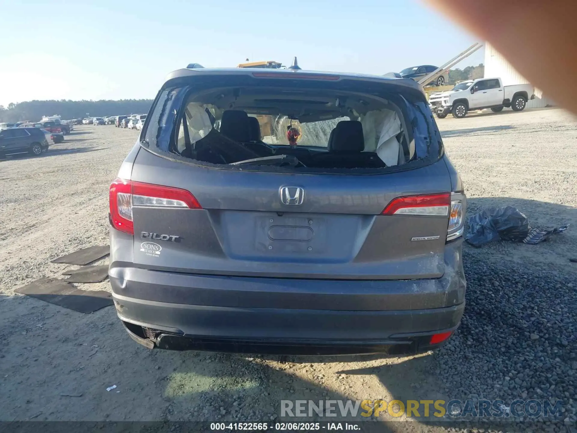 15 Photograph of a damaged car 5FNYF5H27NB032330 HONDA PILOT 2022