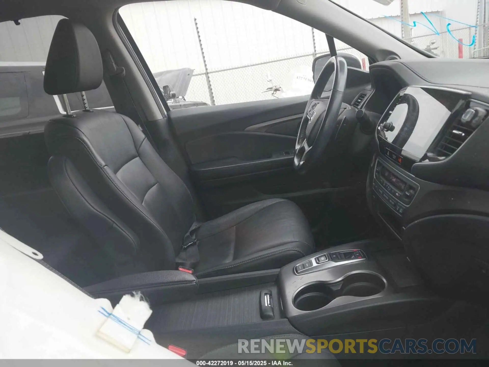 5 Photograph of a damaged car 5FNYF5H28NB018579 HONDA PILOT 2022