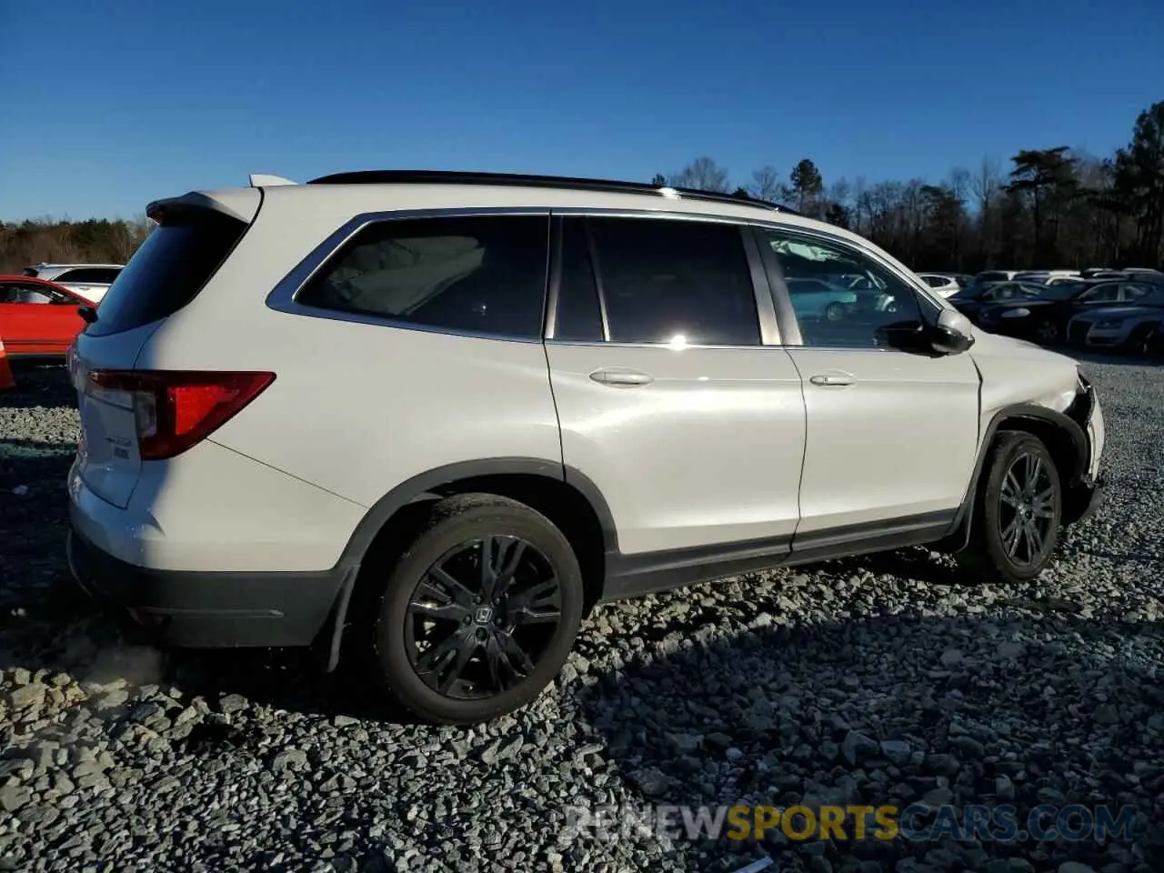 3 Photograph of a damaged car 5FNYF5H28NB025418 HONDA PILOT 2022