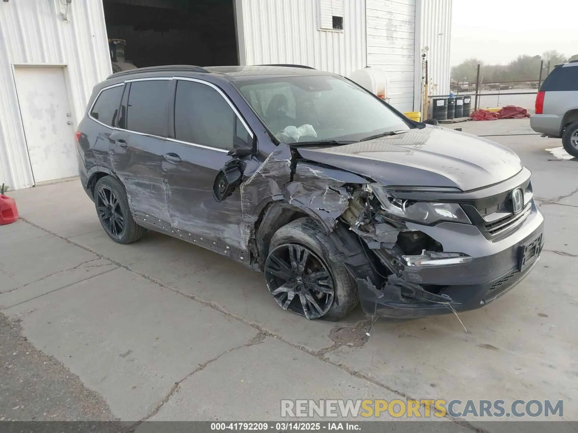 1 Photograph of a damaged car 5FNYF5H28NB035382 HONDA PILOT 2022