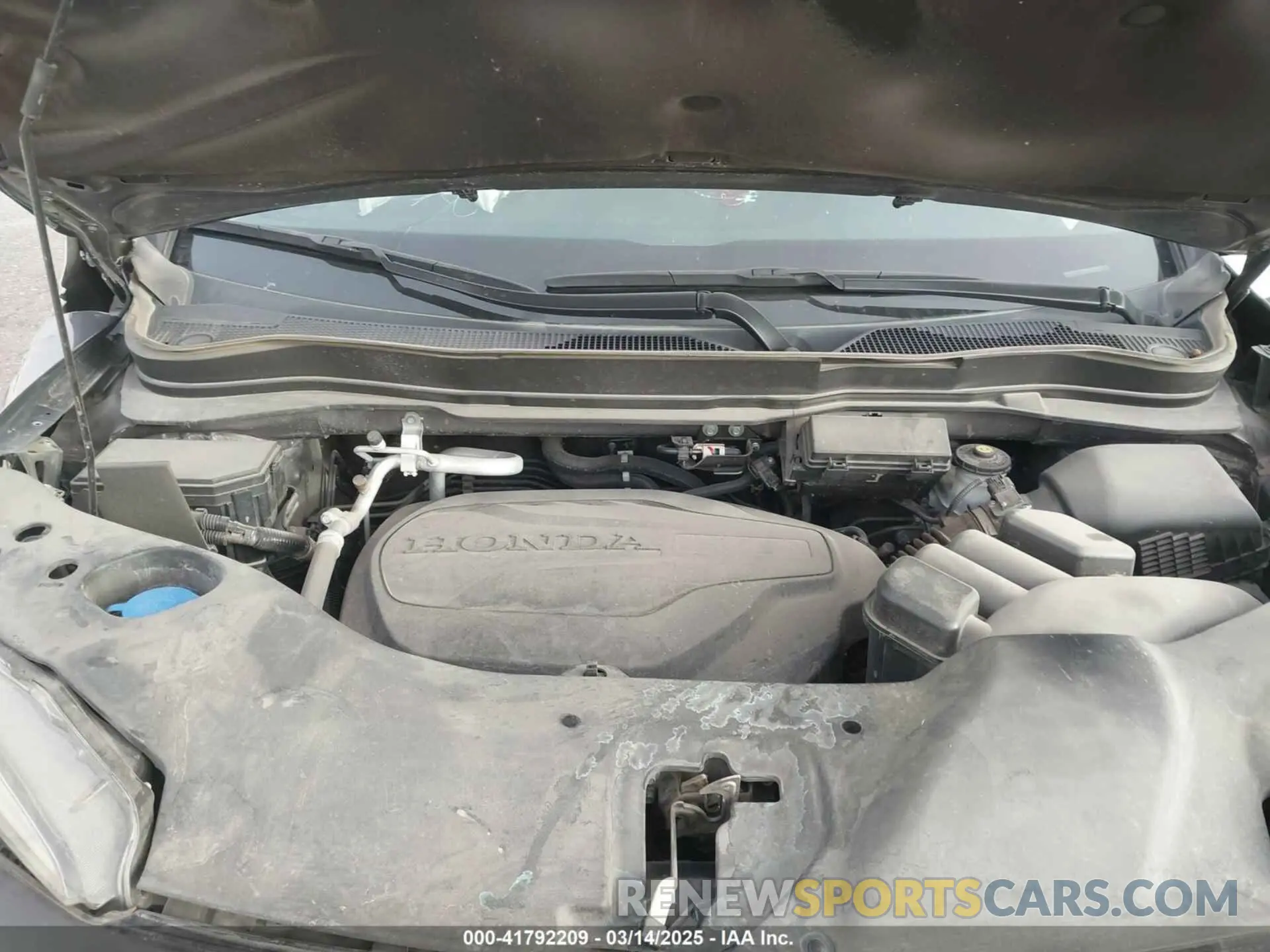 10 Photograph of a damaged car 5FNYF5H28NB035382 HONDA PILOT 2022