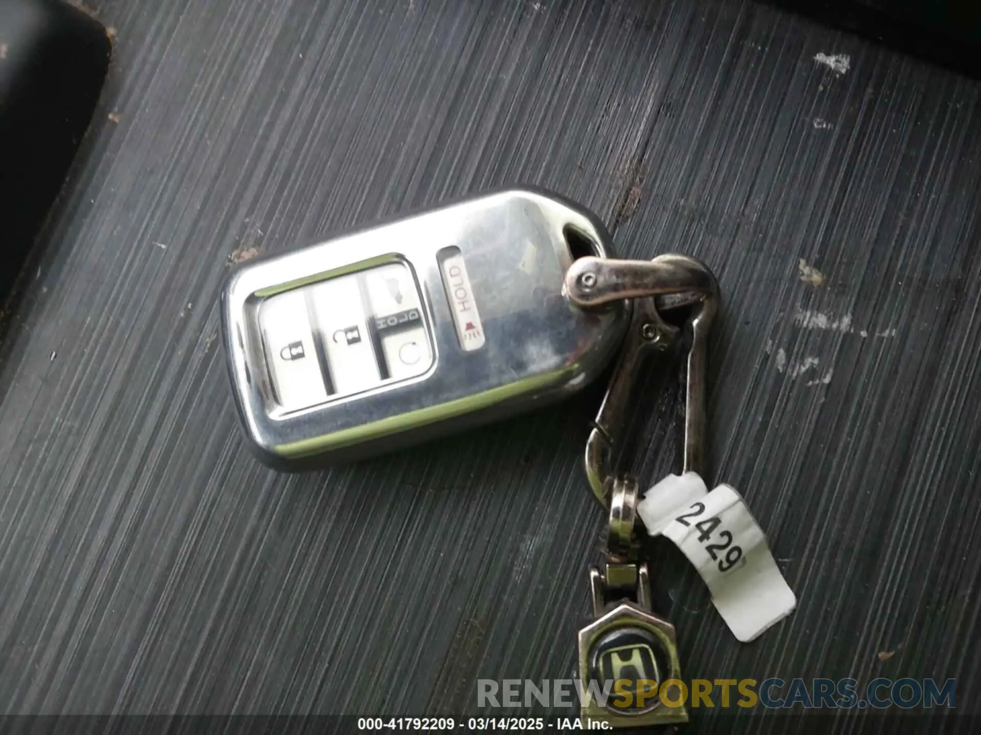11 Photograph of a damaged car 5FNYF5H28NB035382 HONDA PILOT 2022