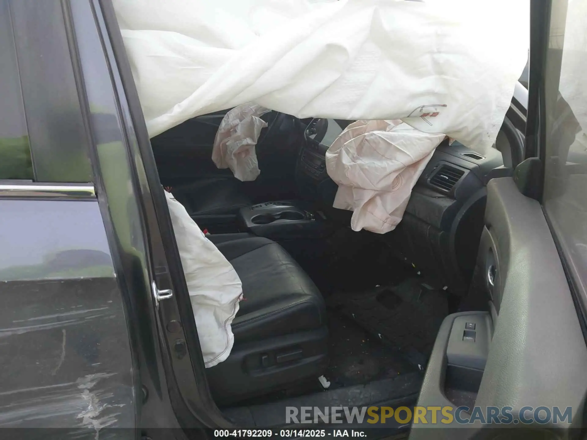 5 Photograph of a damaged car 5FNYF5H28NB035382 HONDA PILOT 2022