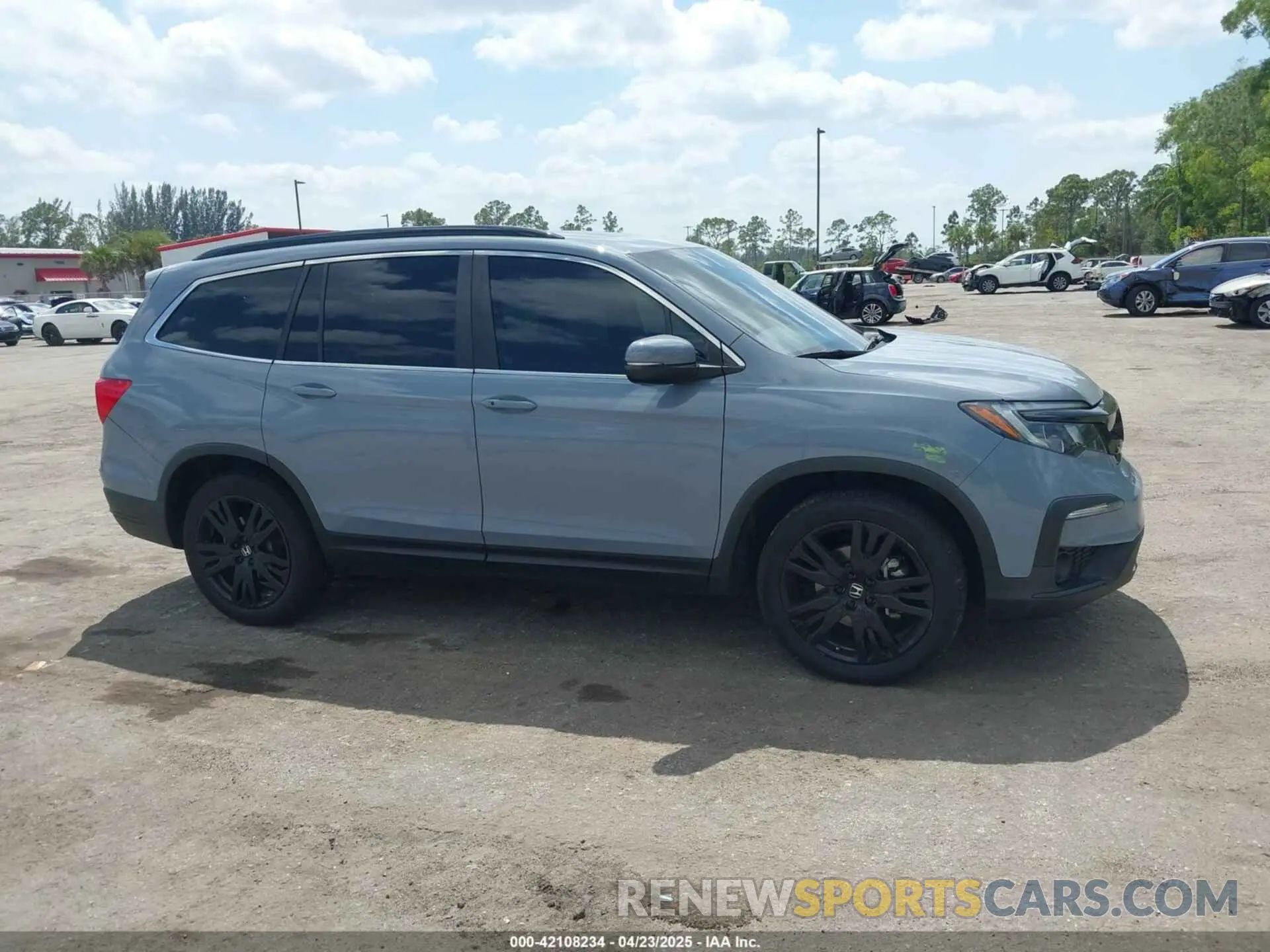 13 Photograph of a damaged car 5FNYF5H29NB034421 HONDA PILOT 2022