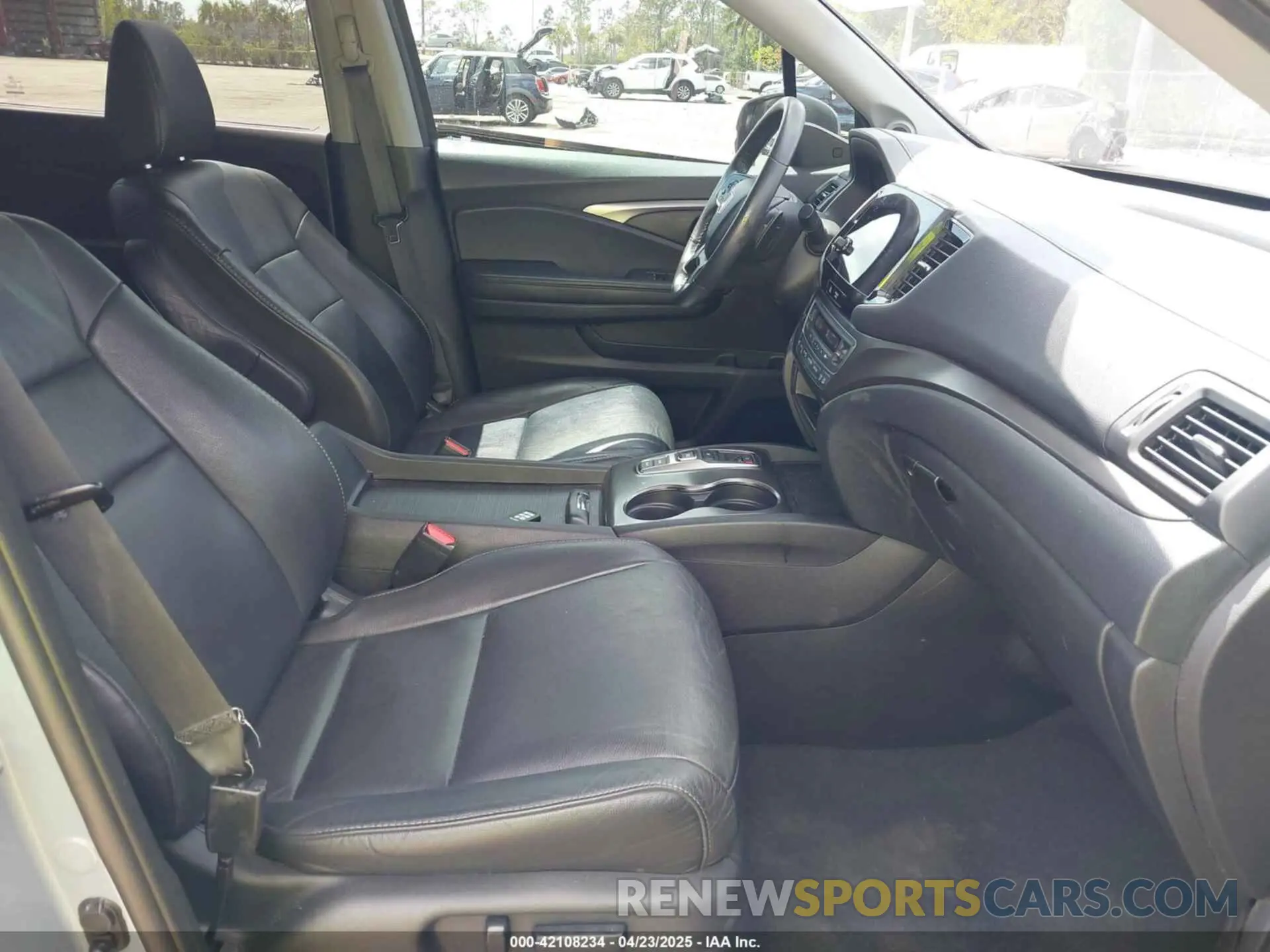 5 Photograph of a damaged car 5FNYF5H29NB034421 HONDA PILOT 2022