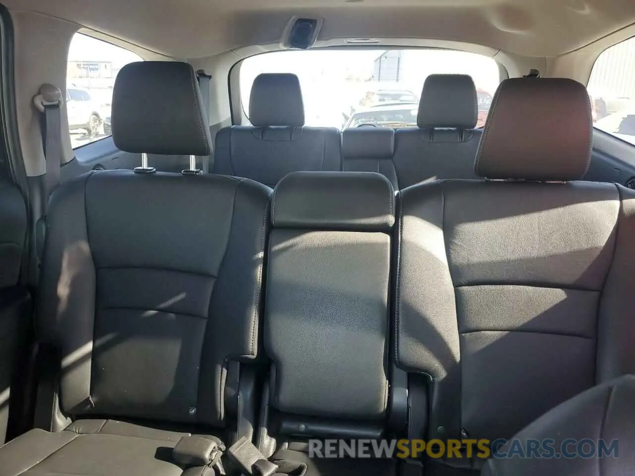 10 Photograph of a damaged car 5FNYF5H2XNB024948 HONDA PILOT 2022