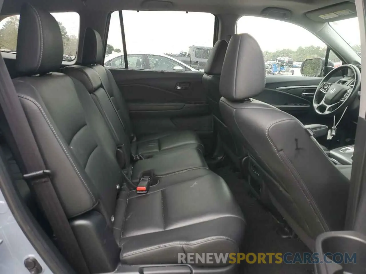 11 Photograph of a damaged car 5FNYF5H2XNB035139 HONDA PILOT 2022