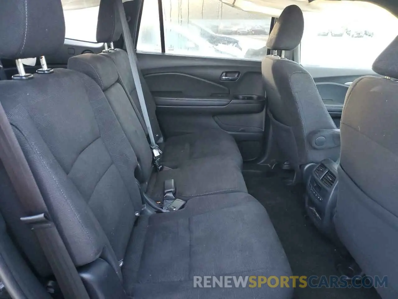 11 Photograph of a damaged car 5FNYF5H30NB007228 HONDA PILOT 2022