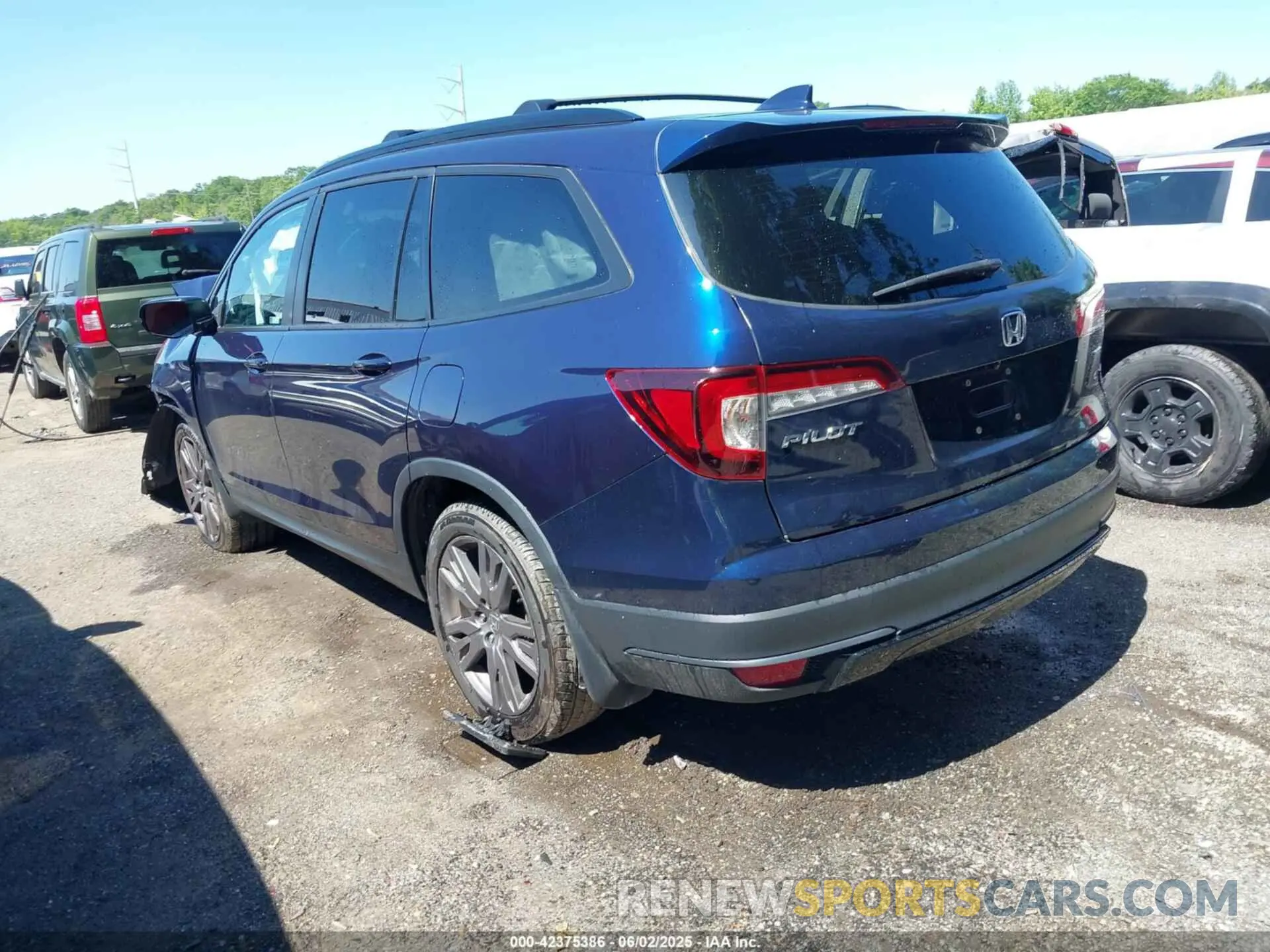 3 Photograph of a damaged car 5FNYF5H30NB012462 HONDA PILOT 2022