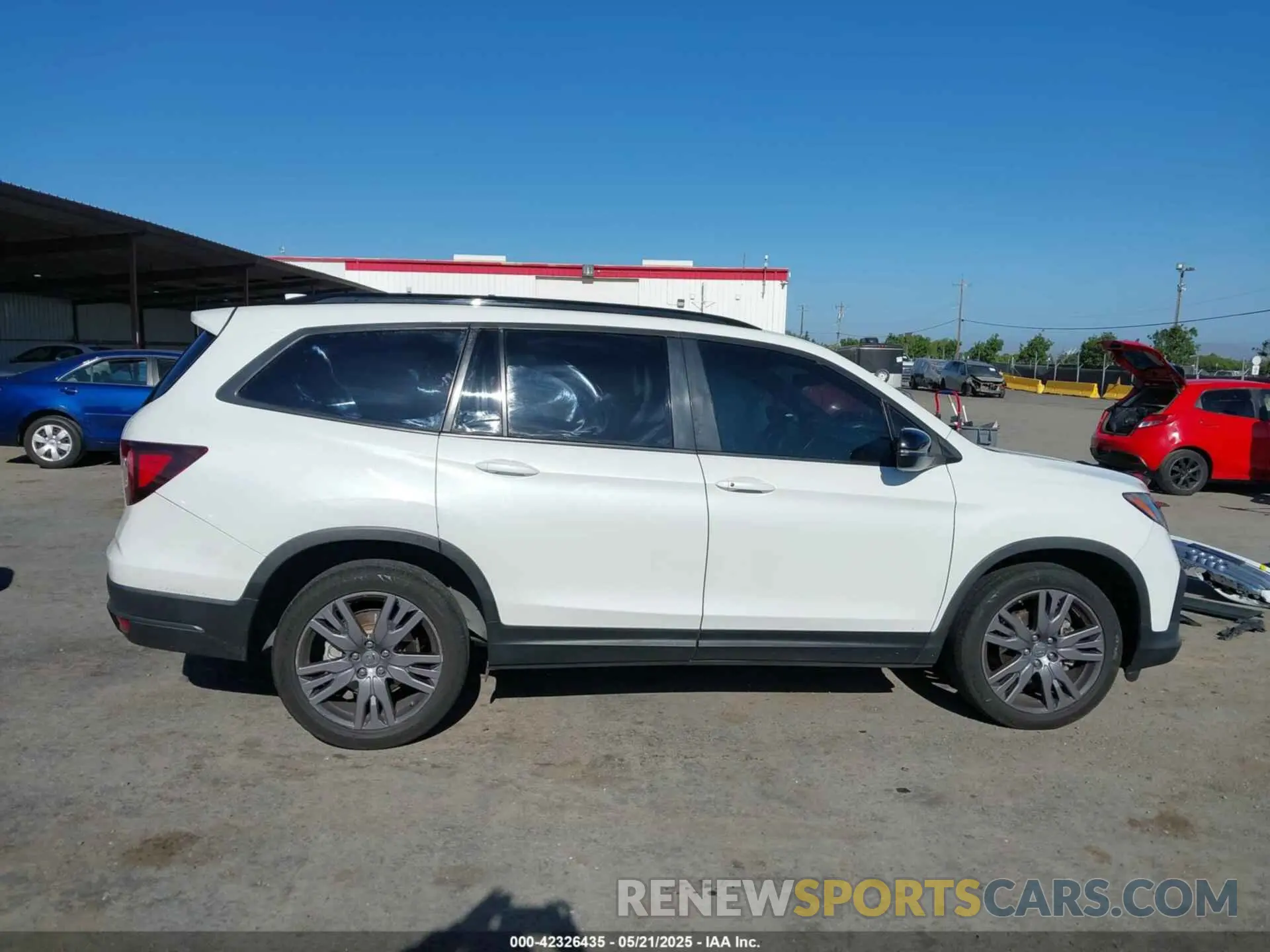14 Photograph of a damaged car 5FNYF5H35NB007547 HONDA PILOT 2022