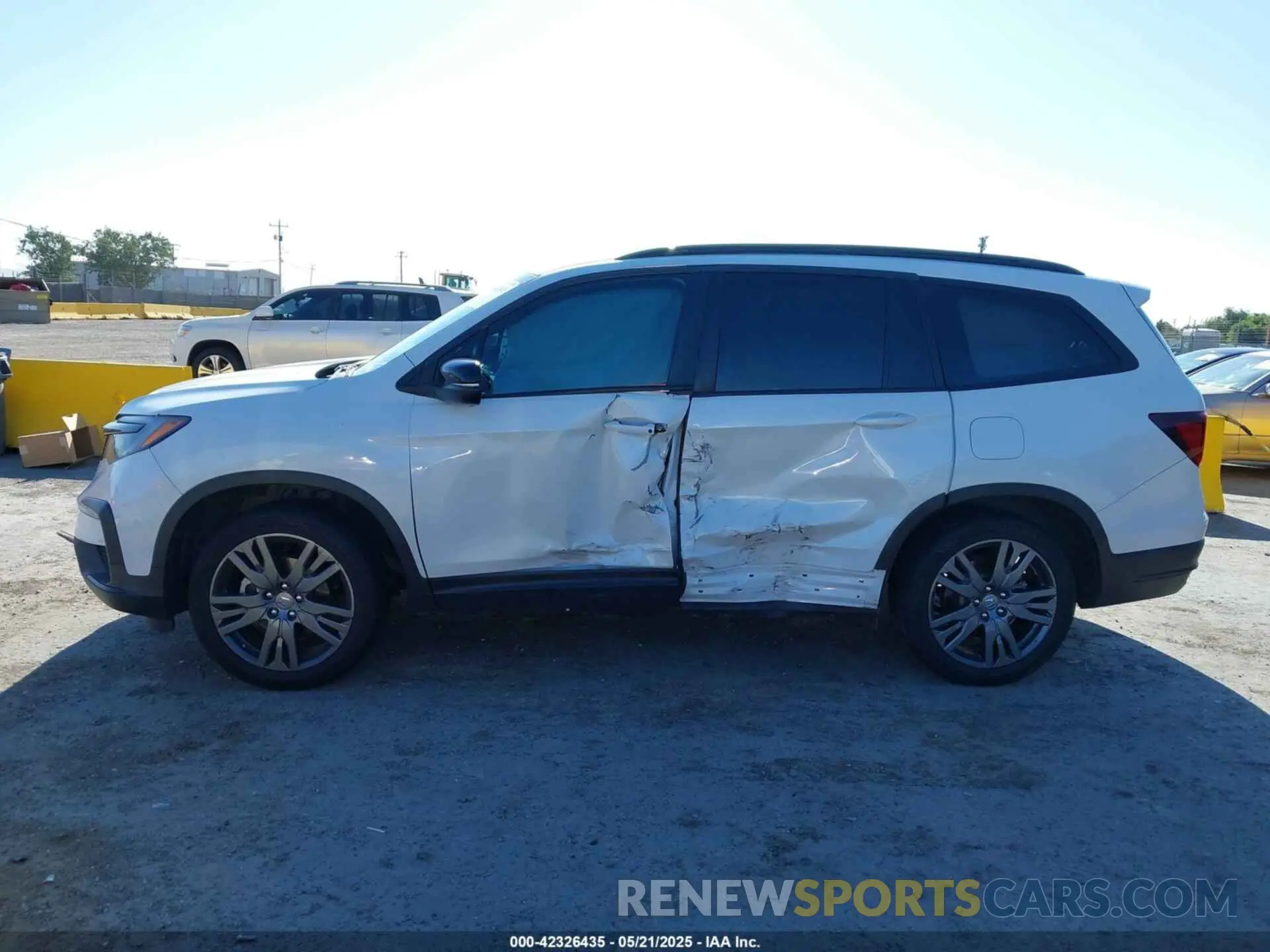 15 Photograph of a damaged car 5FNYF5H35NB007547 HONDA PILOT 2022