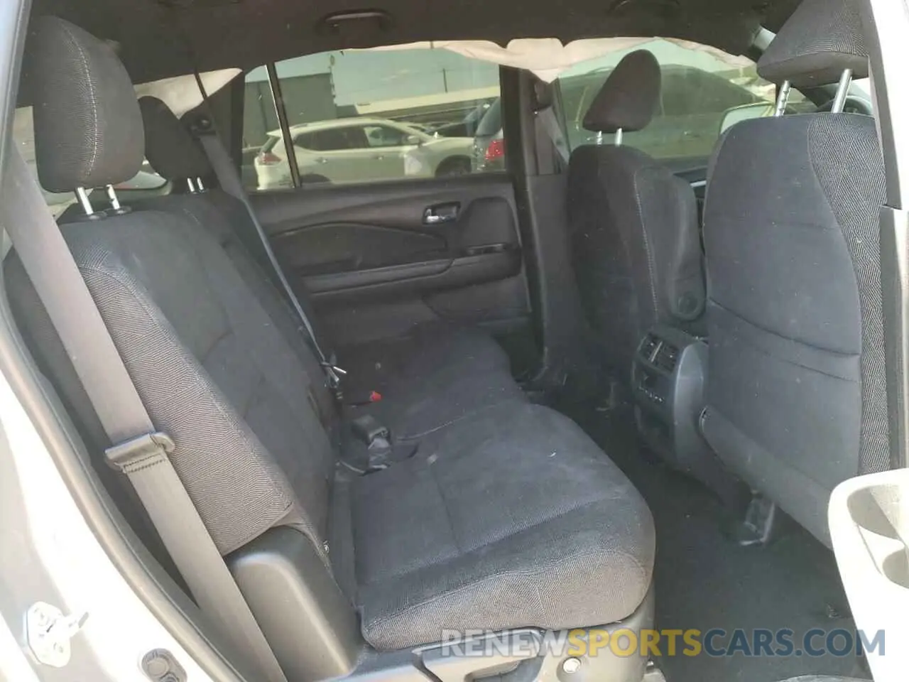 11 Photograph of a damaged car 5FNYF5H38NB028277 HONDA PILOT 2022
