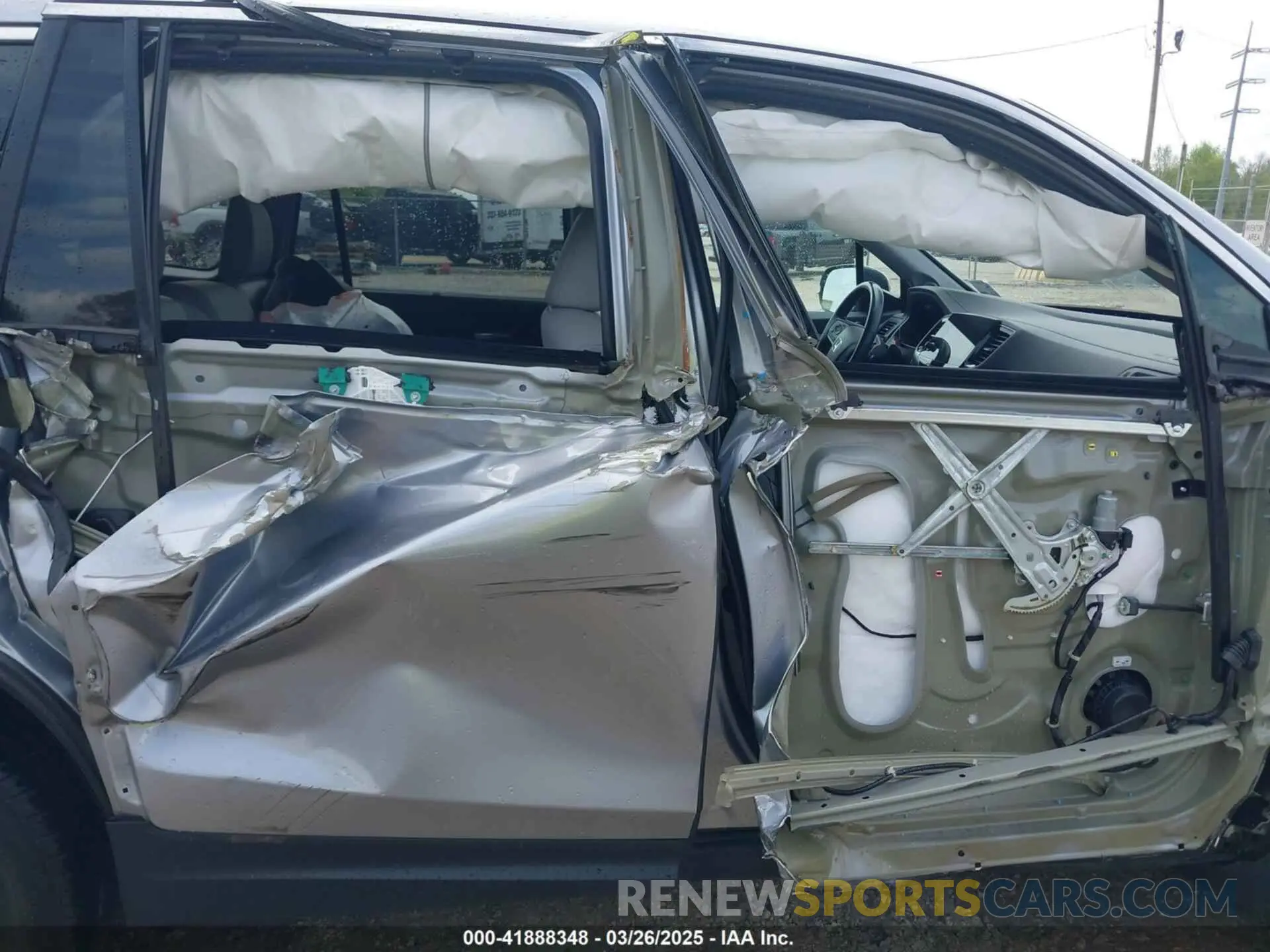 14 Photograph of a damaged car 5FNYF5H51NB006493 HONDA PILOT 2022