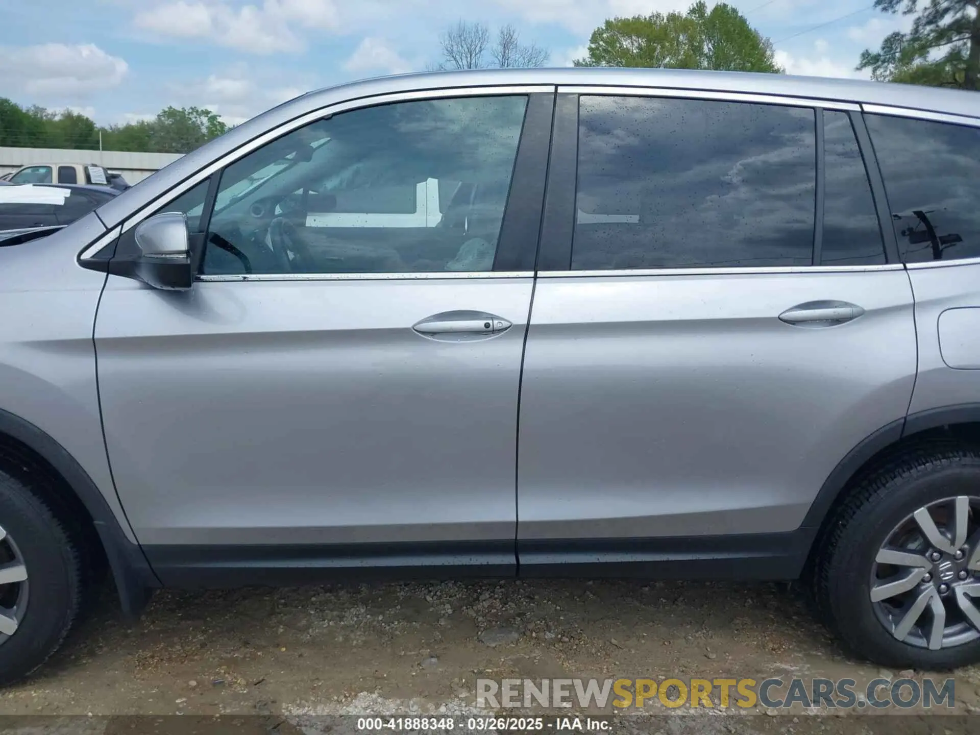 15 Photograph of a damaged car 5FNYF5H51NB006493 HONDA PILOT 2022