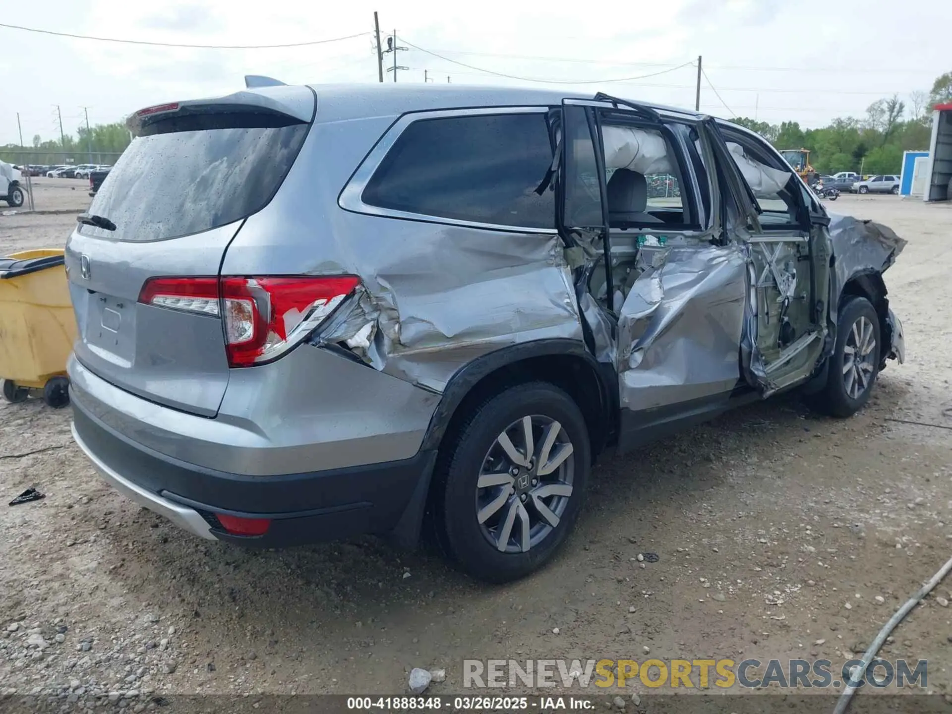 4 Photograph of a damaged car 5FNYF5H51NB006493 HONDA PILOT 2022